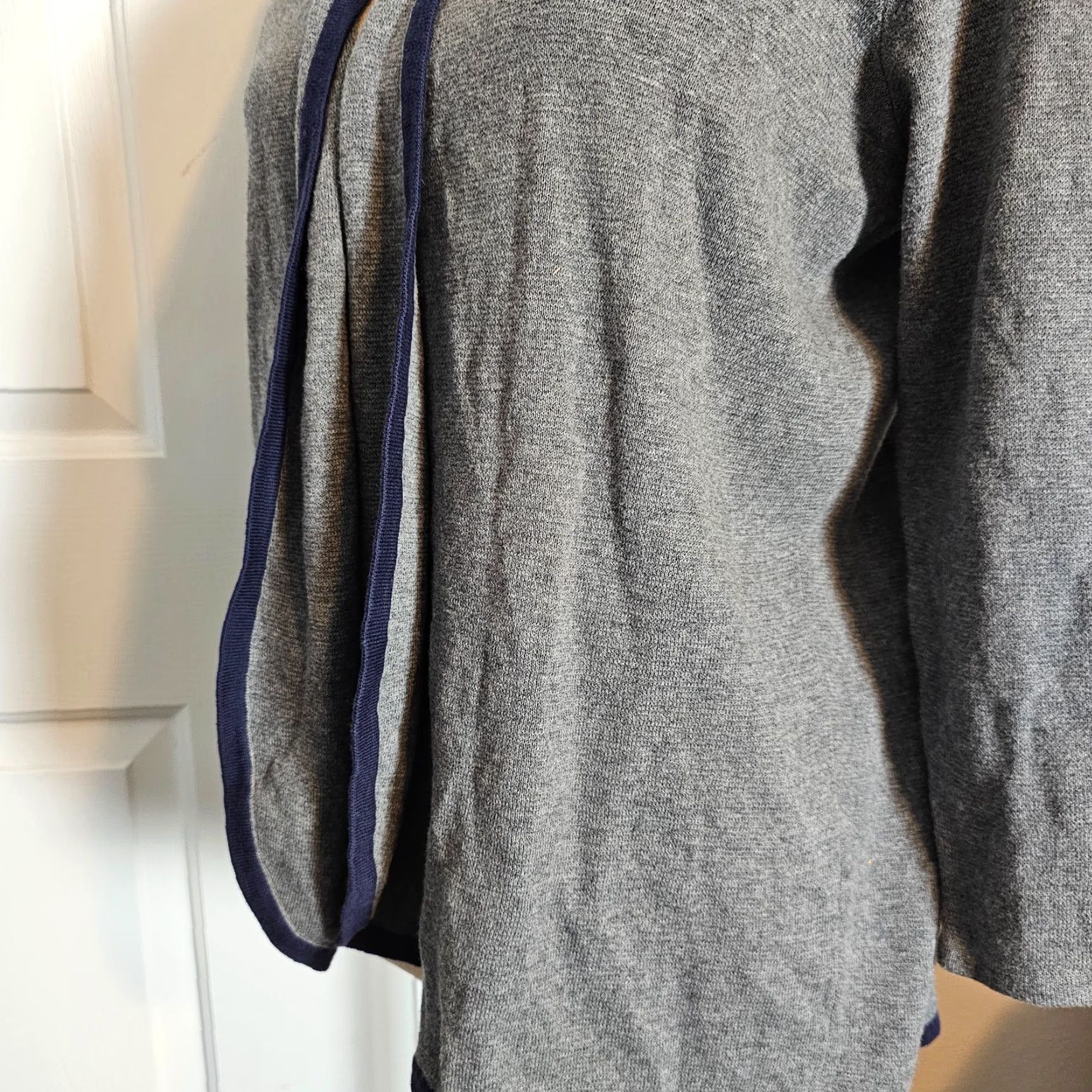 Ann Taylor VINTAGE Ann Taylor Loft Cardigan Sweater Women Large Gray 3/4 Sleeve Solid Size L / US 10 / IT 46 - 2 Thumbnail
