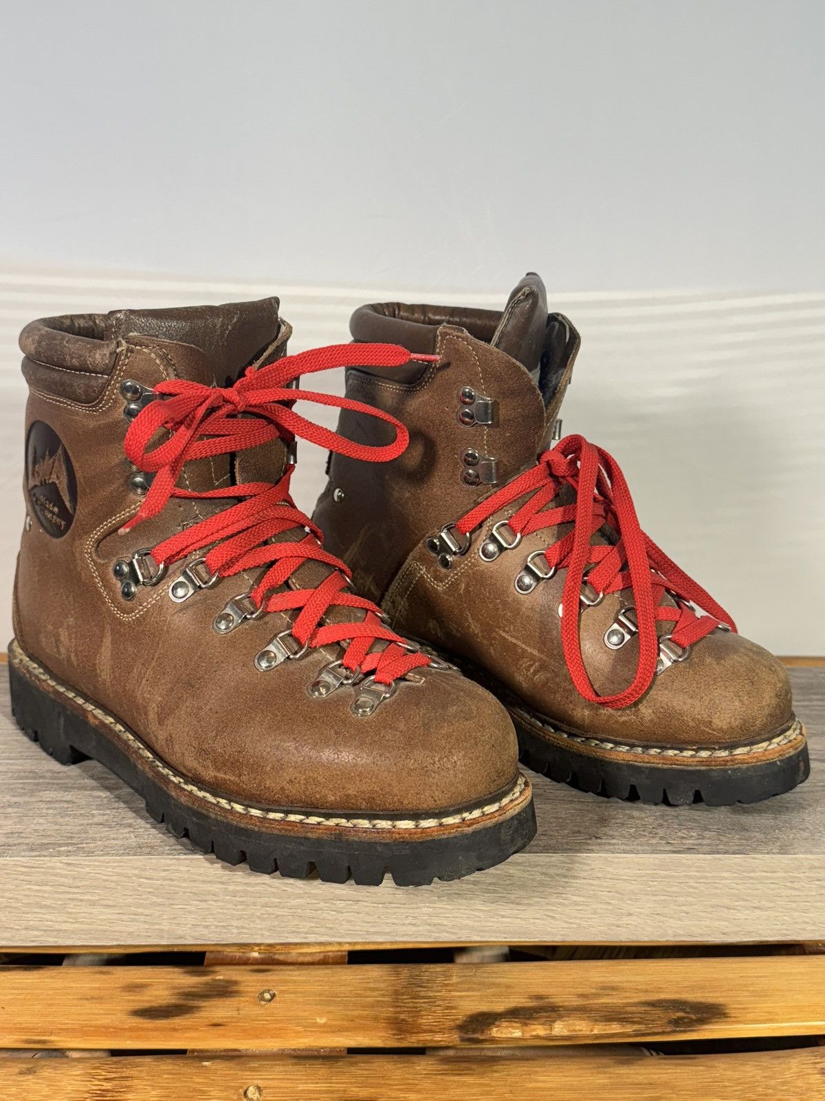 LOWA LOWA Mountaineering Boots Men’s MISMATCHED Sz 6M (R) 5.5M L Size US 6 / EU 39 - 2 Thumbnail