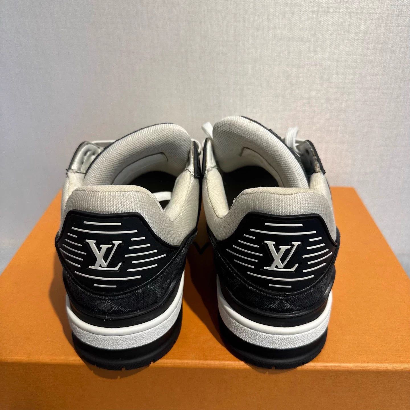 Louis Vuitton LV Black White Denim Trainer 40.5 Size US 7.5 / EU 40-41 - 4 Thumbnail