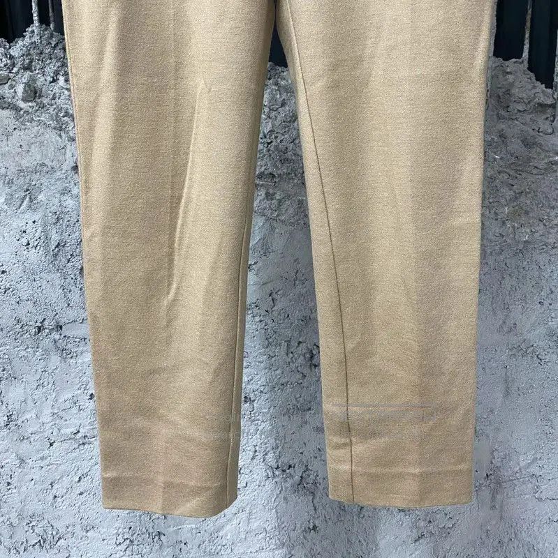 Max Mara MaxMara Casual Khaki Wool Trousers for Women . Size 28" / US 6 / IT 42 - 4 Thumbnail
