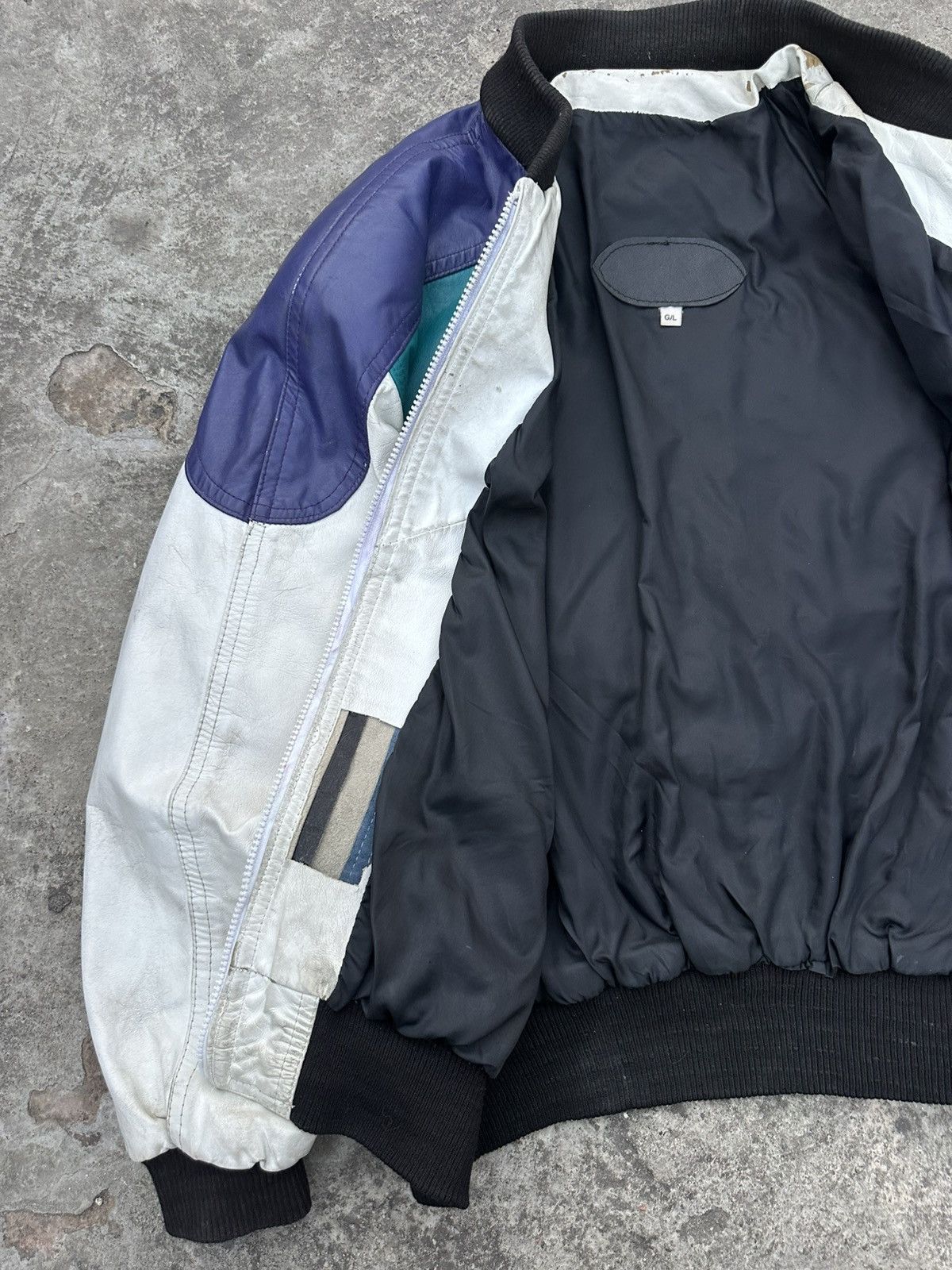 Vintage Vintage 90s Leather Bomber Jacket – Wolf Back Graphic Size US L / EU 52-54 / 3 - 5 Thumbnail