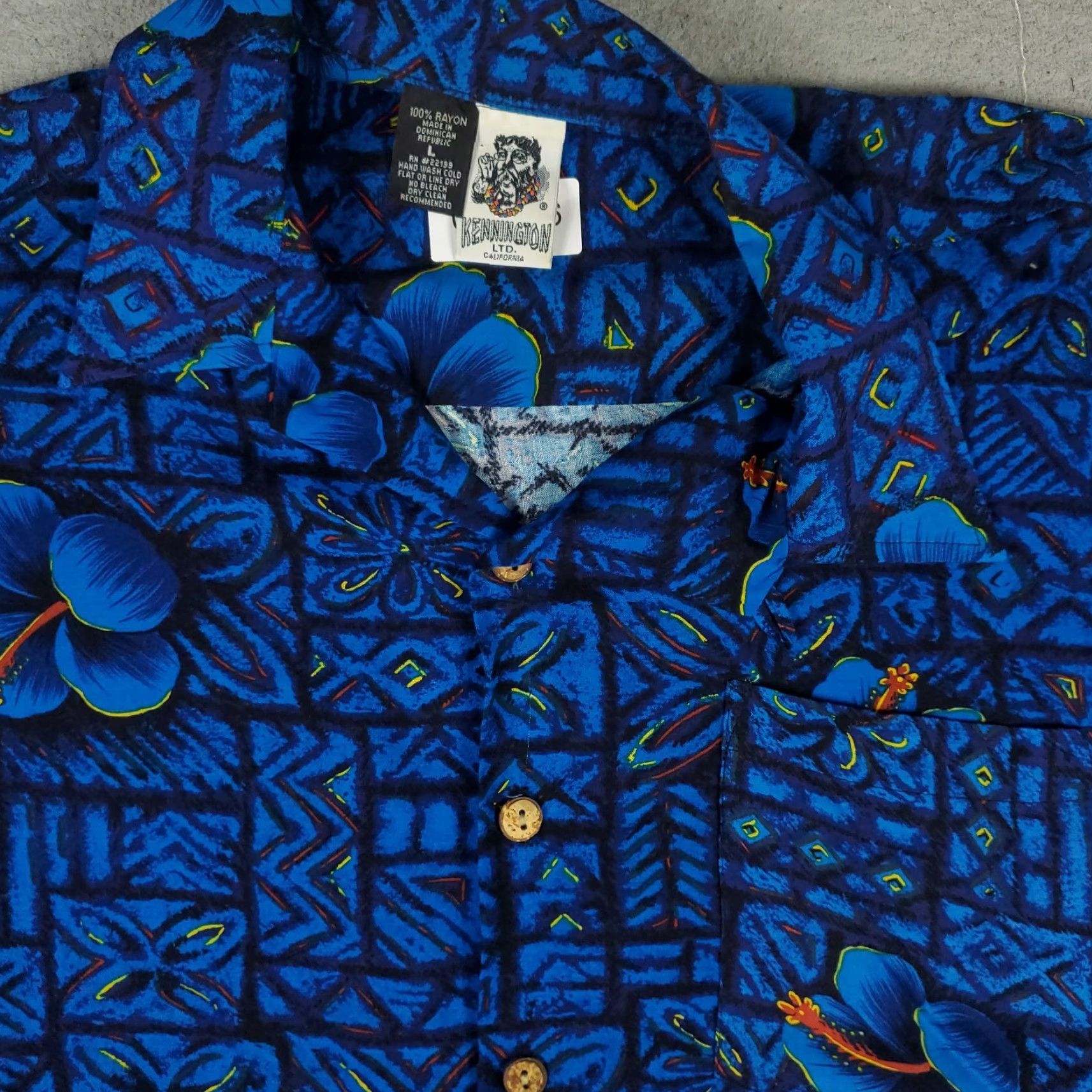 Vintage Kennington Shirt Mens Large Blue Rayon Hawaiian Camp Collar Button Up Polyester Size US L / EU 52-54 / 3 - 3 Thumbnail