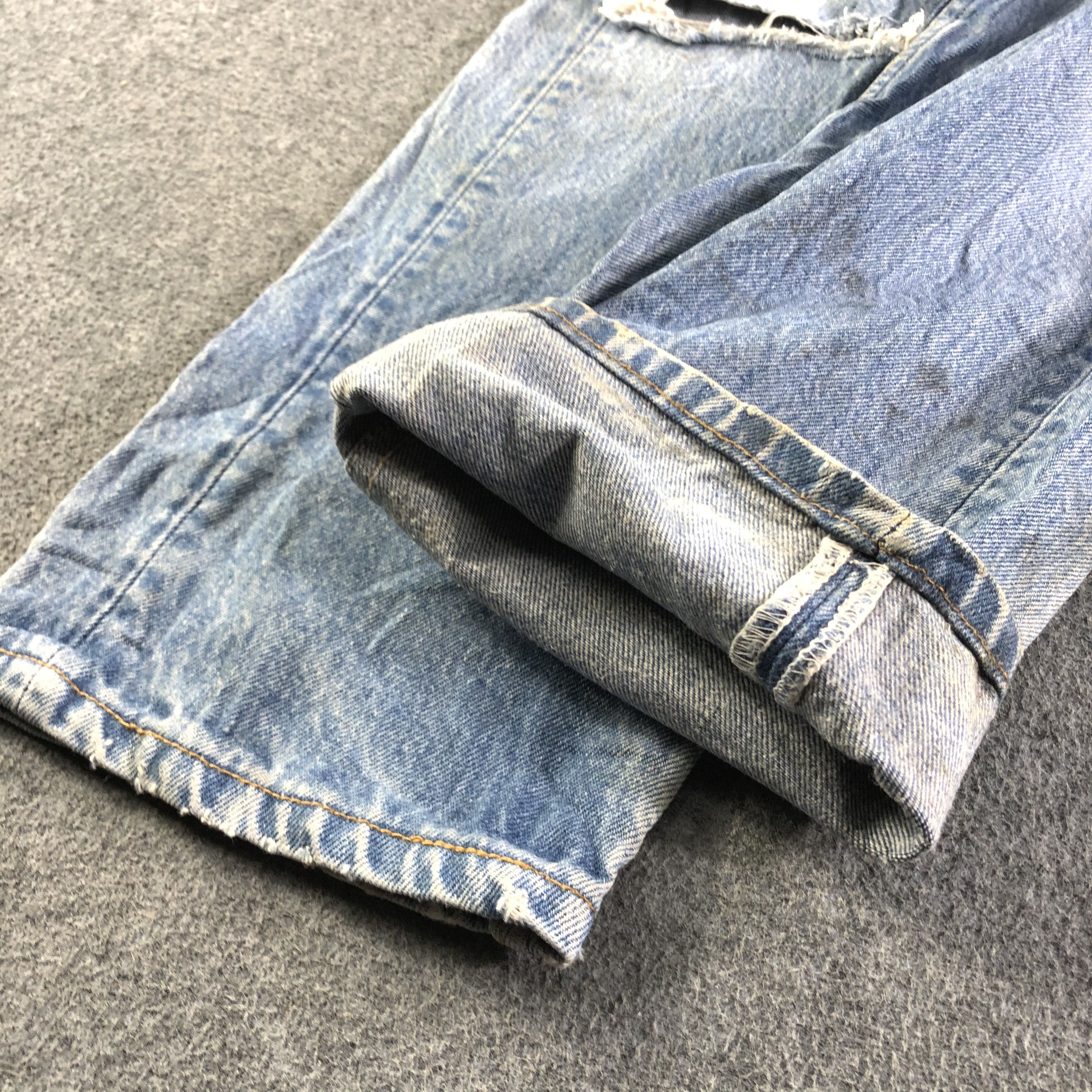 Levi's 90s Vintage Blue Wash Levis 501 Jeans-J3934 Size US 31 - 7 Thumbnail