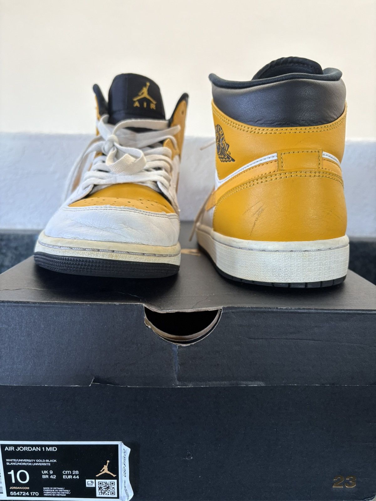 Nike Air Jordan 1 Mid University Gold | Size 10 Size US 10 / EU 43 - 4 Thumbnail