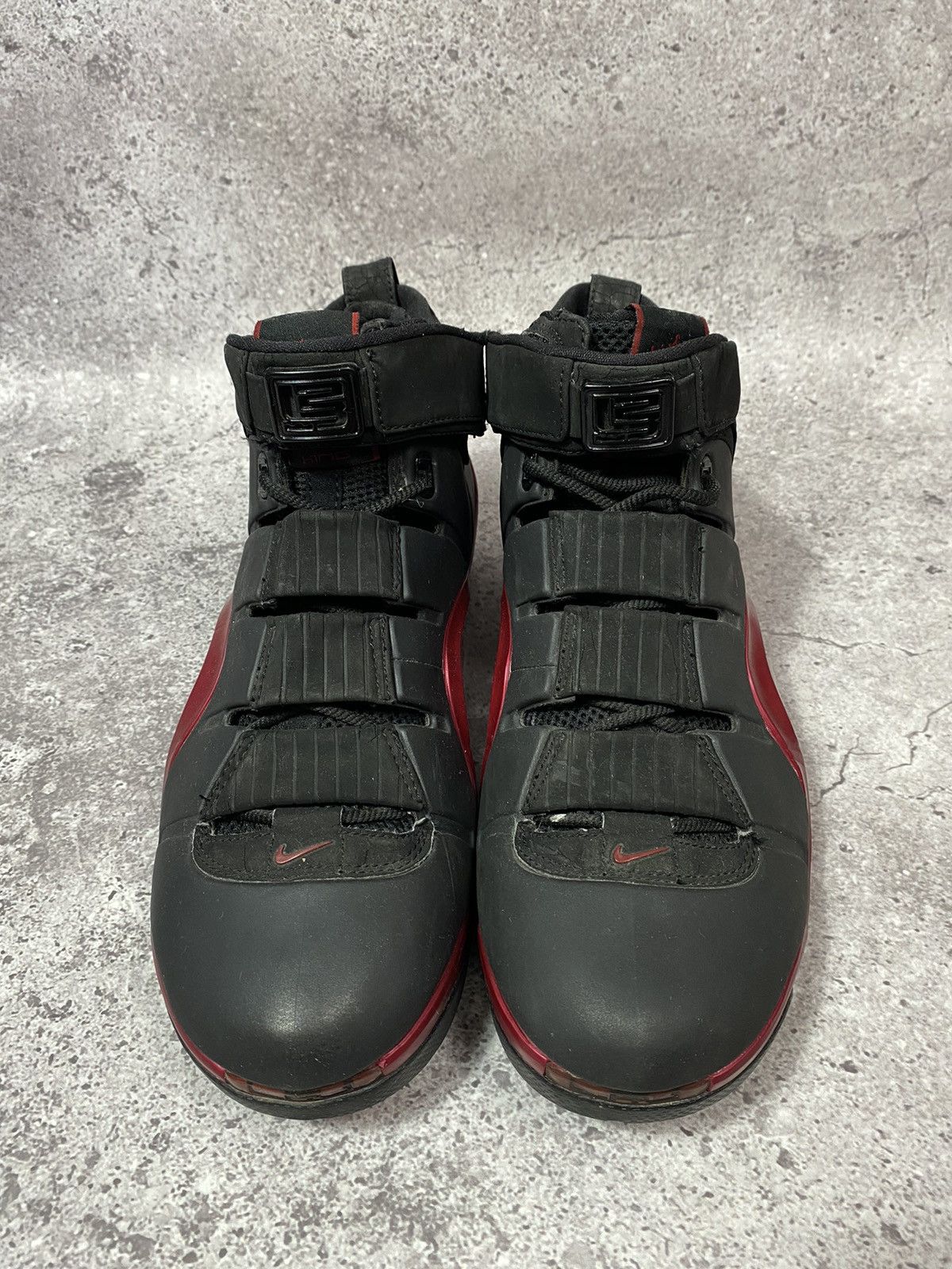 Nike NIKE LeBron 4 black Varsity Crimson Size US 9.5 / EU 42-43 - 3 Thumbnail