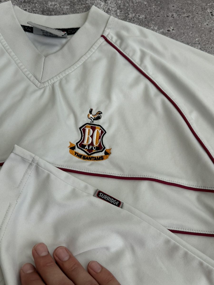 Vintage Vintage Bradford City Britain FC soccer jersey t-shirt Size US L / EU 52-54 / 3 - 4 Thumbnail