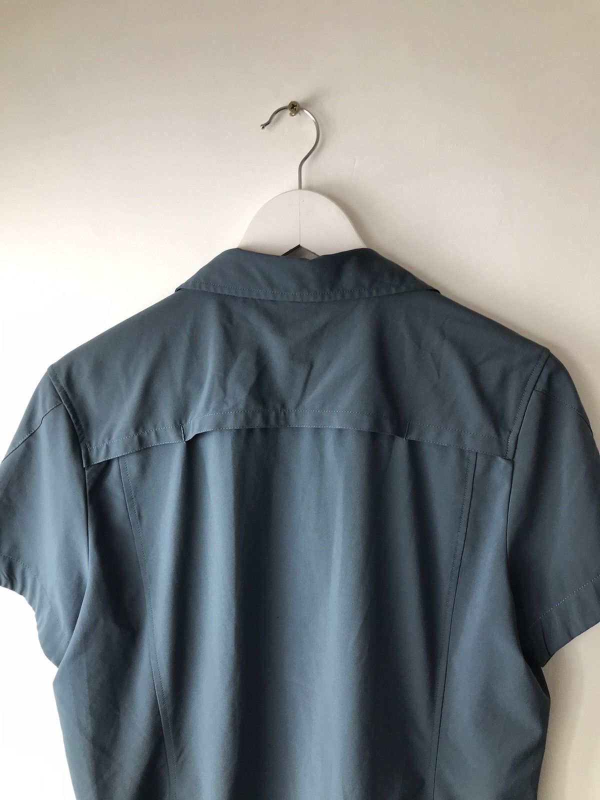 The North Face The North Face Lightweight Buttoned Short Sleeve Shirt Size L / US 10 / IT 46 - 6 Thumbnail