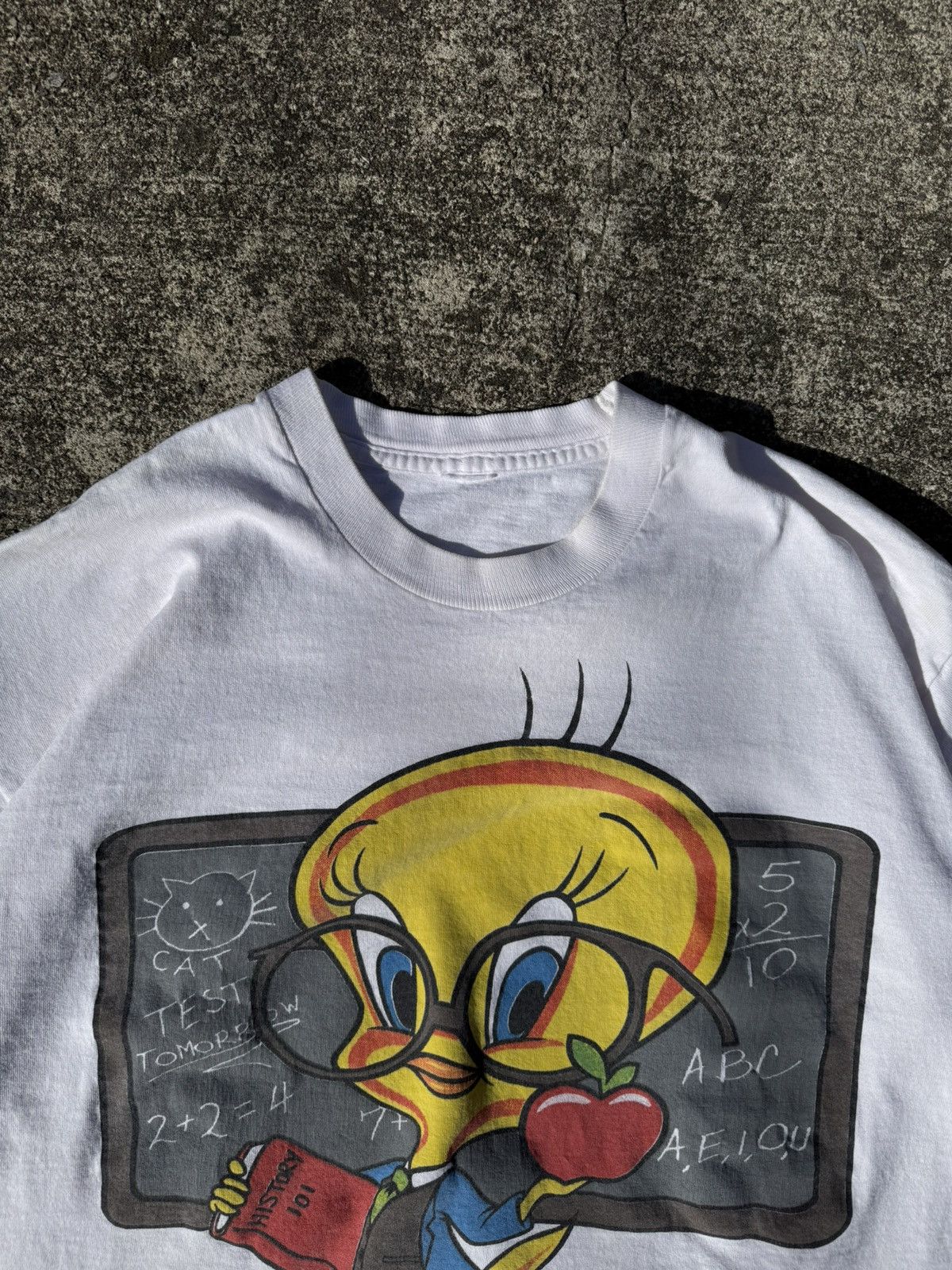 Vintage Vintage Tweety Bird Looney Tunes Graphic Tee Size US XL / EU 56 / 4 - 3 Thumbnail