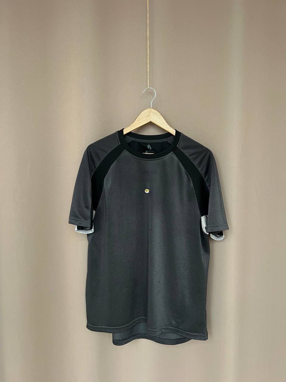 Nike Nike TN T-Shirt Mens Size L Gray Jersey Short Sleeve Air Size US L / EU 52-54 / 3 - 1 Thumbnail