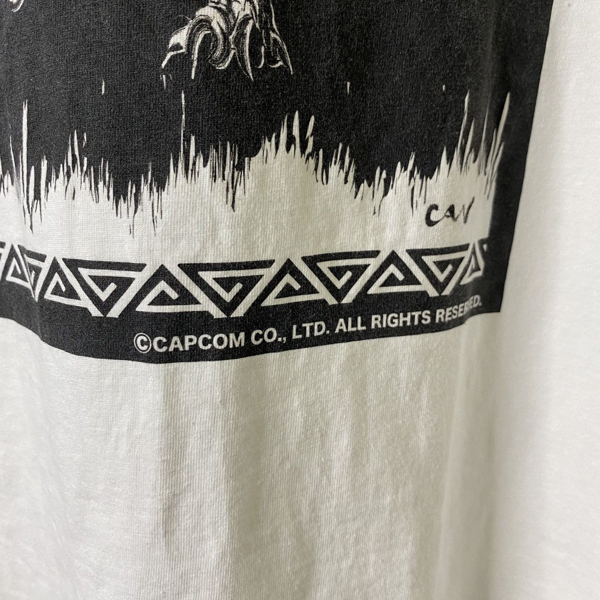 Vintage Nergigante CAN Illustration MONSTER HUNTER x NAKED T Shirt Size US L / EU 52-54 / 3 - 3 Thumbnail