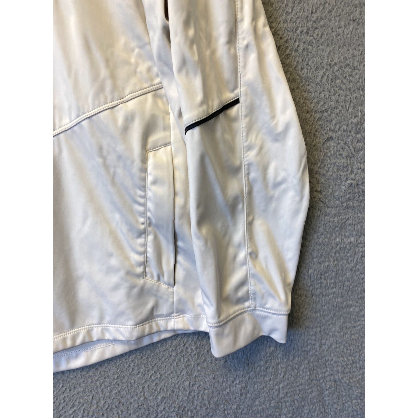 Champion Champion Jacket Mens L Soft Shell Full Zip Cream Lightweight Windbreaker Size US L / EU 52-54 / 3 - 2 Thumbnail