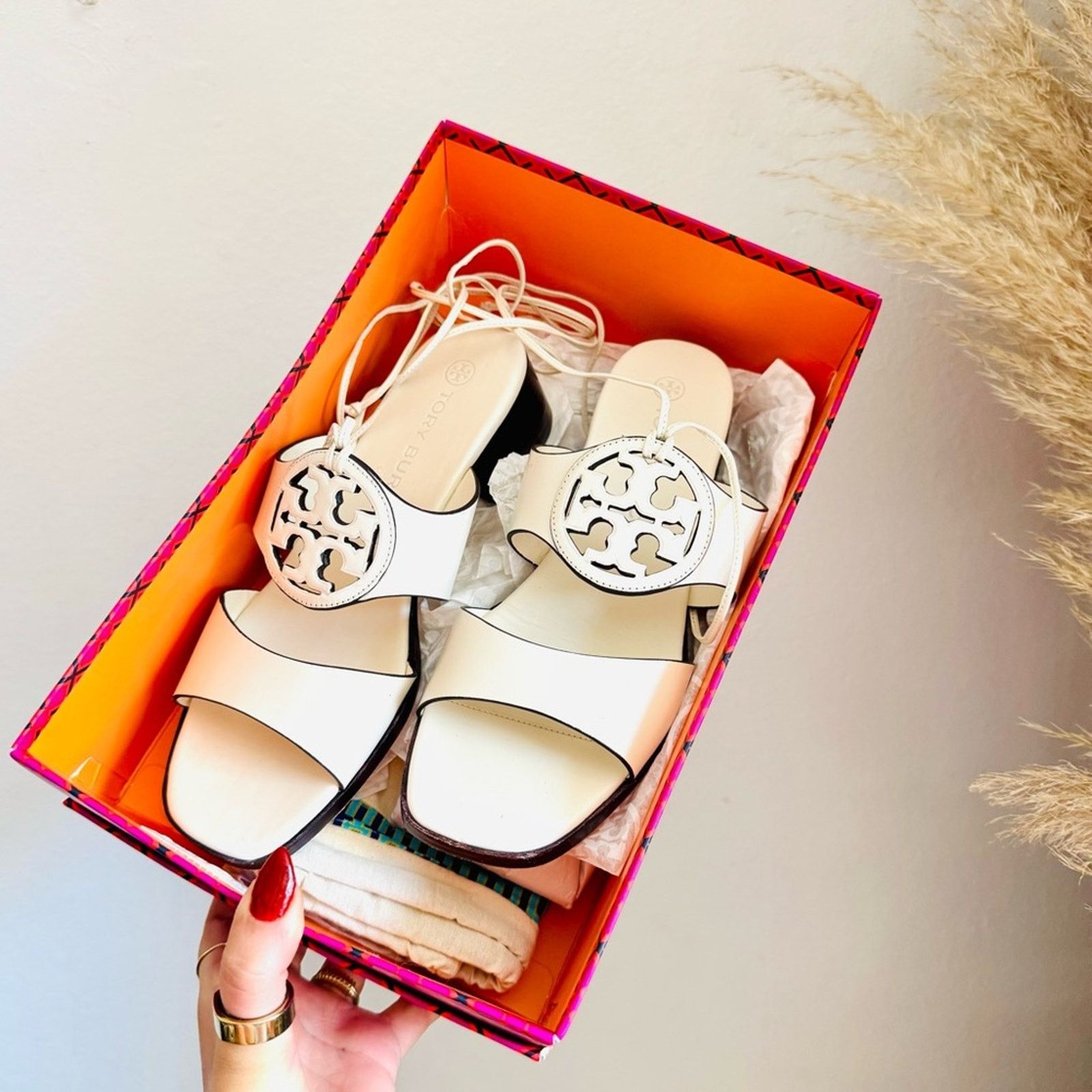 Tory Burch TORY BURCH White Lace Up Leather Block Heel $425 Sandals 7 Size US 7 / IT 37 - 14 Thumbnail