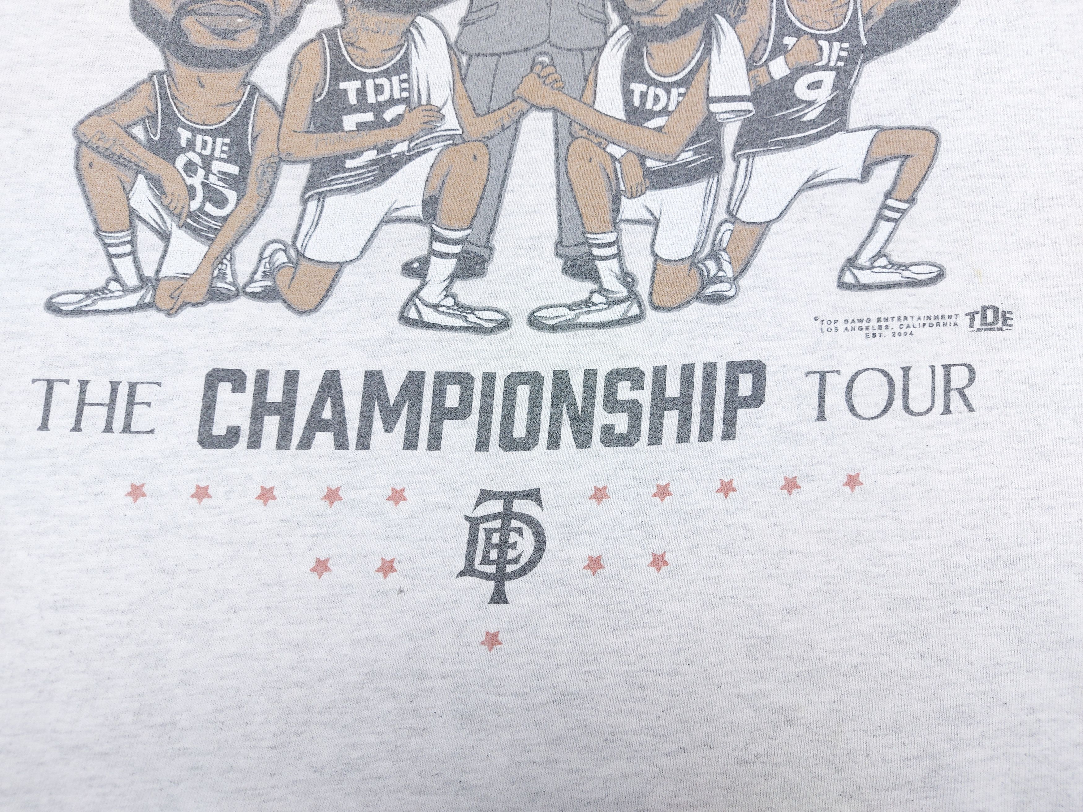 Band Tees × Kendrick Lamar × Top Dawg Entertainment TDE Top Dawg Entertainment EST 2004 Championship Tour TEE Size US M / EU 48-50 / 2 - 7 Thumbnail
