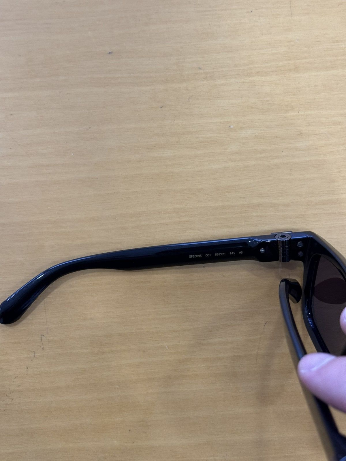 Salvatore Ferragamo Ferragamo Sunglasses SF2009S 001 Size ONE SIZE - 7 Thumbnail