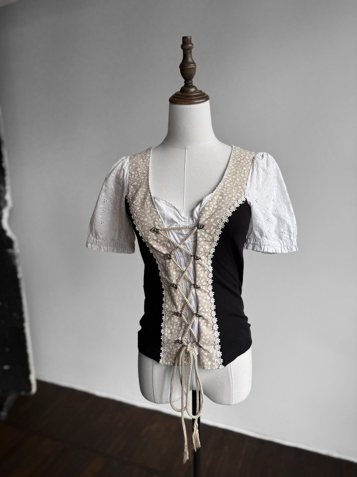 Designer MarJo Womens Black White Dirndl Trachten Folk Corset Blouse Size S / US 4 / IT 40 - 2 Thumbnail