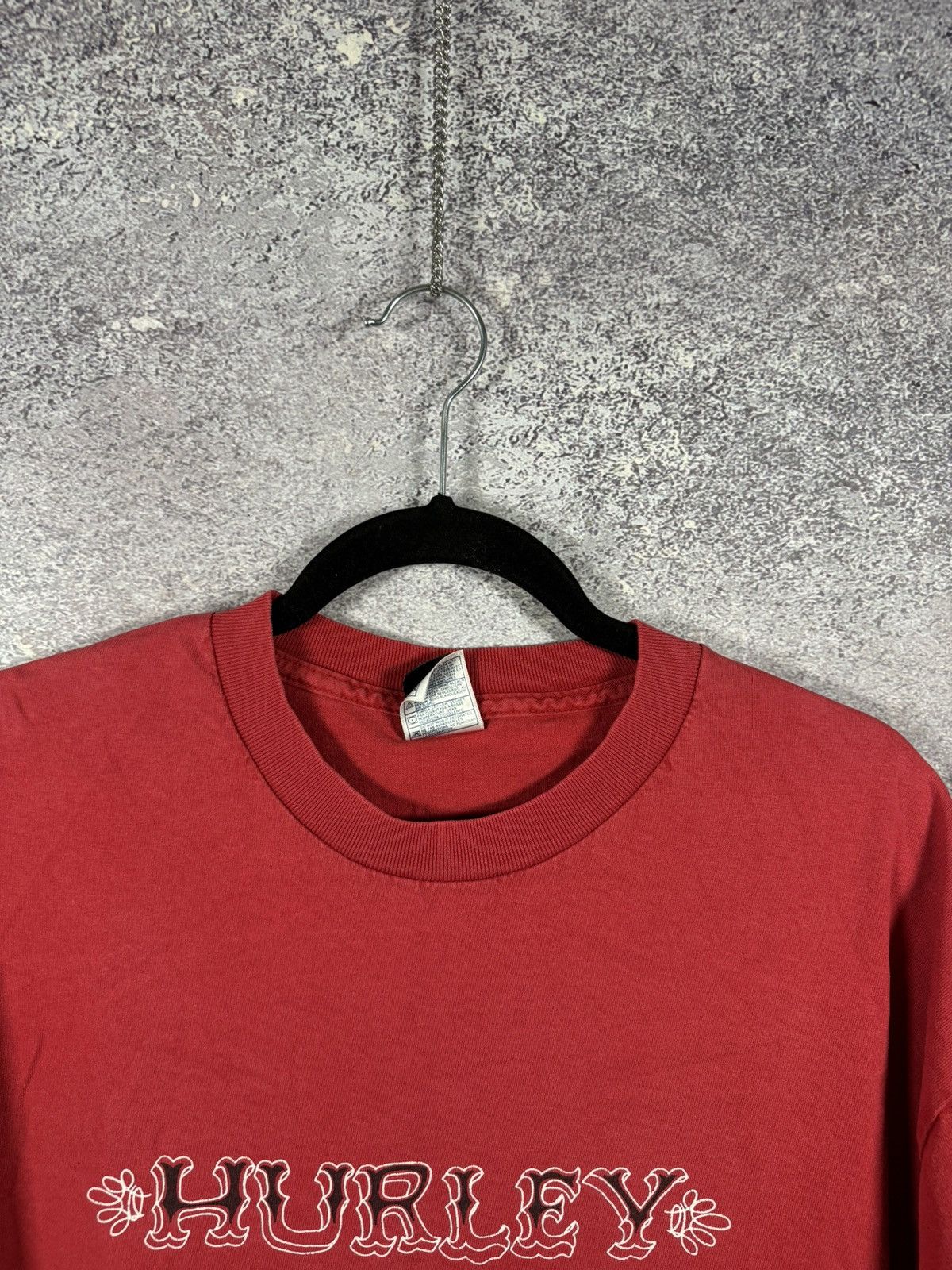 Hurley × Vintage Vintage Hurley International 09 Distressed Surfing T Shirt Size US XL / EU 56 / 4 - 5 Thumbnail