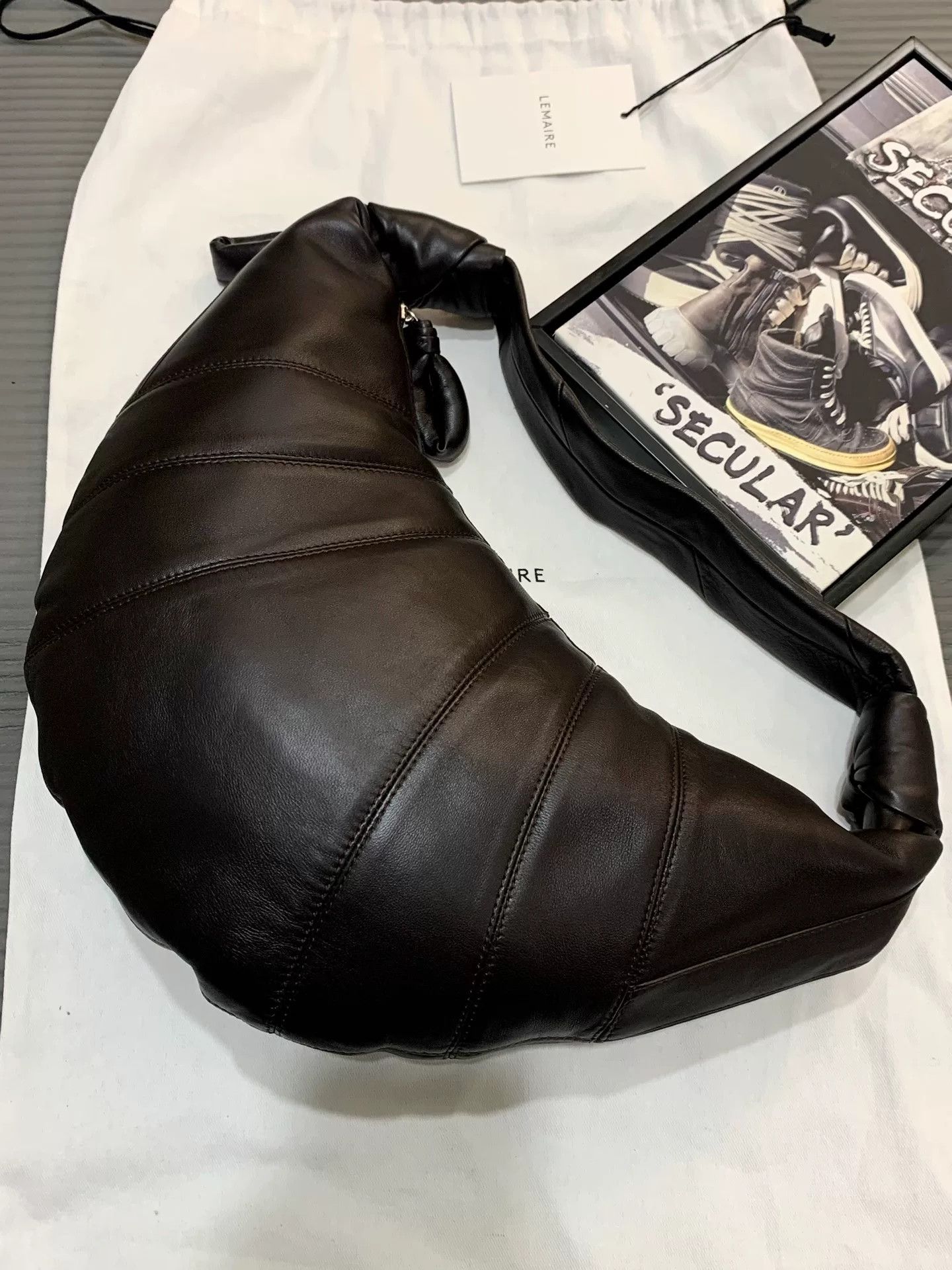 Lemaire Lemaire 25FW Large Dark Chocolate Hobo Size ONE SIZE - 1 Thumbnail