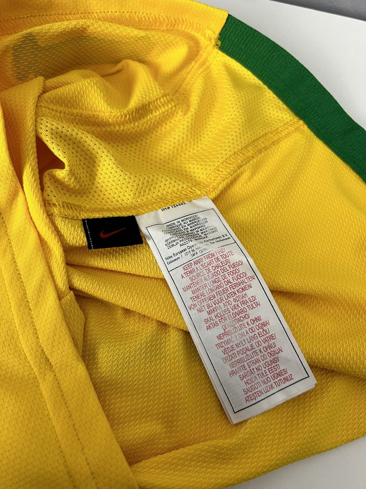 Nike Vintage Nike Brazil Women Soccer Jersey Shirt Size L / US 10 / IT 46 - 9 Thumbnail