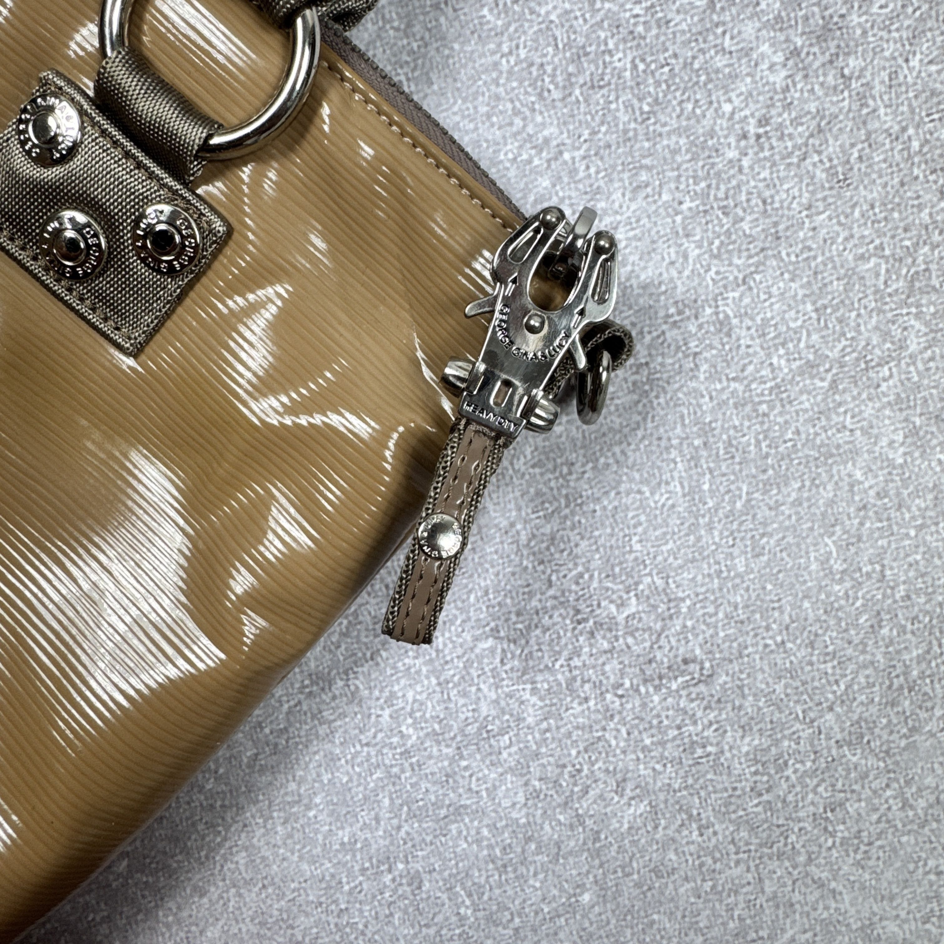 Designer × George Gina & Lucy GGL GEORGE GINA & LUCY FAINAWAY GLOSS HANDLE BAG Size ONE SIZE - 8 Thumbnail