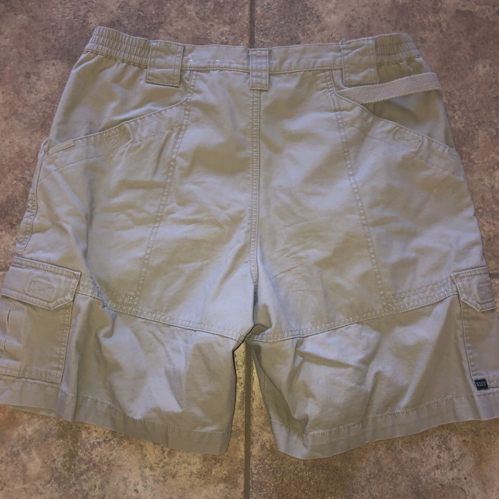 Vintage 5.11 Tactical Cargo Shorts Mens 38 Regular Beige Size US 38 / EU 54 - 4 Thumbnail