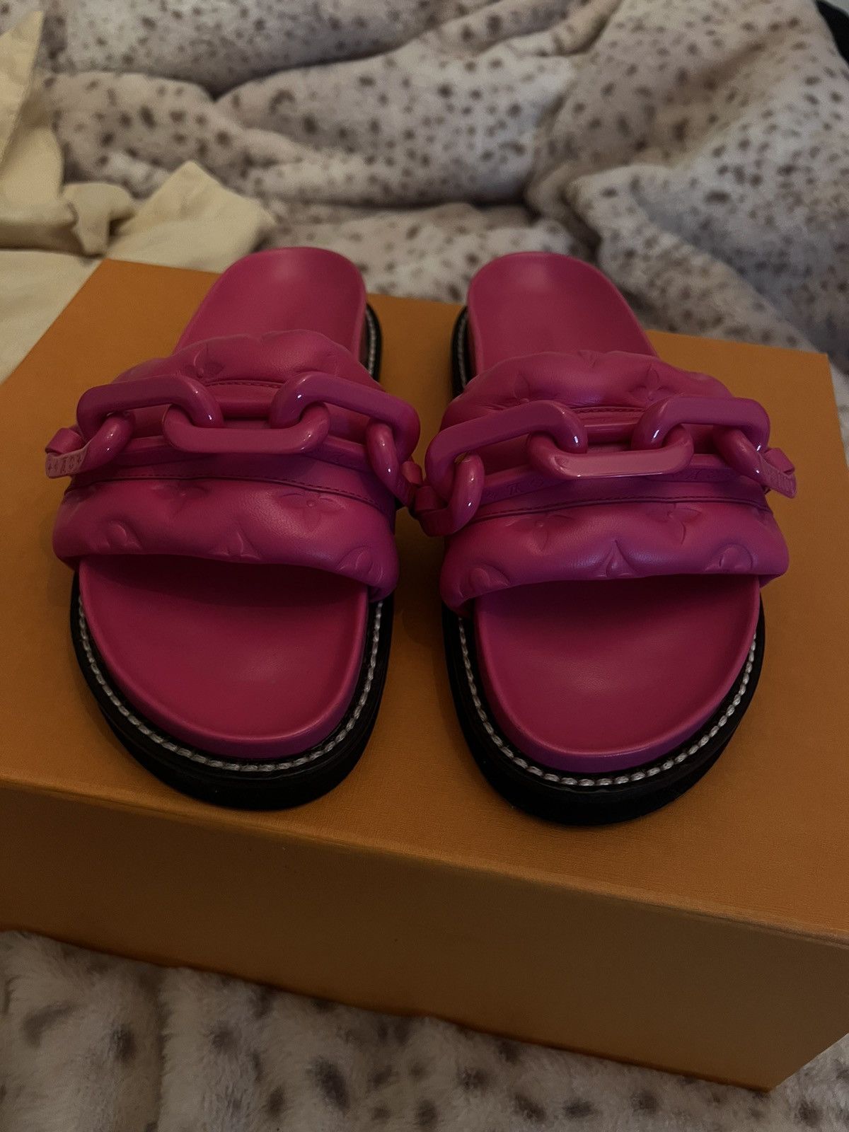 Louis Vuitton Louis Vuitton Bom Dia leather sandal Size US 7 / IT 37 - 9 Thumbnail