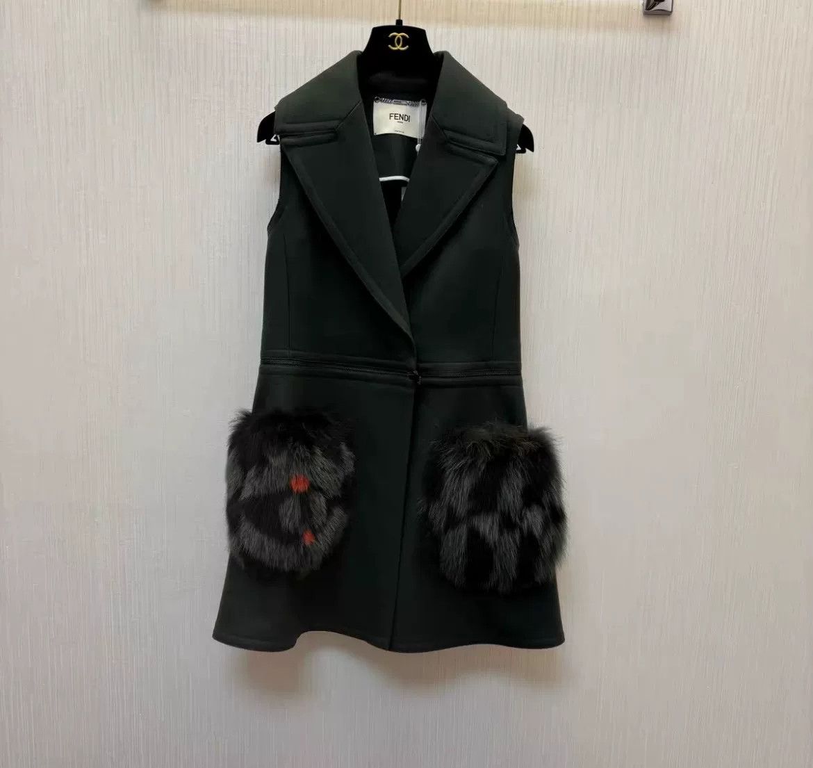 Fendi Fendi Fox Fur Detachable Vest Coat Size US S / EU 44-46 / 1 - 1 Thumbnail