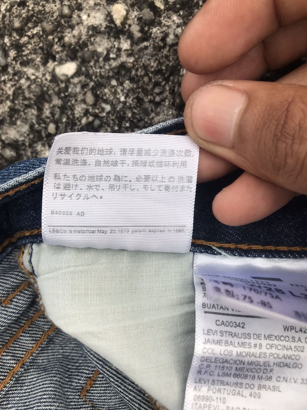 Levi's × Levi's Vintage Clothing × Vintage Levi’s 501 y2k Made in Japan Size US 28 / EU 44 - 14 Thumbnail