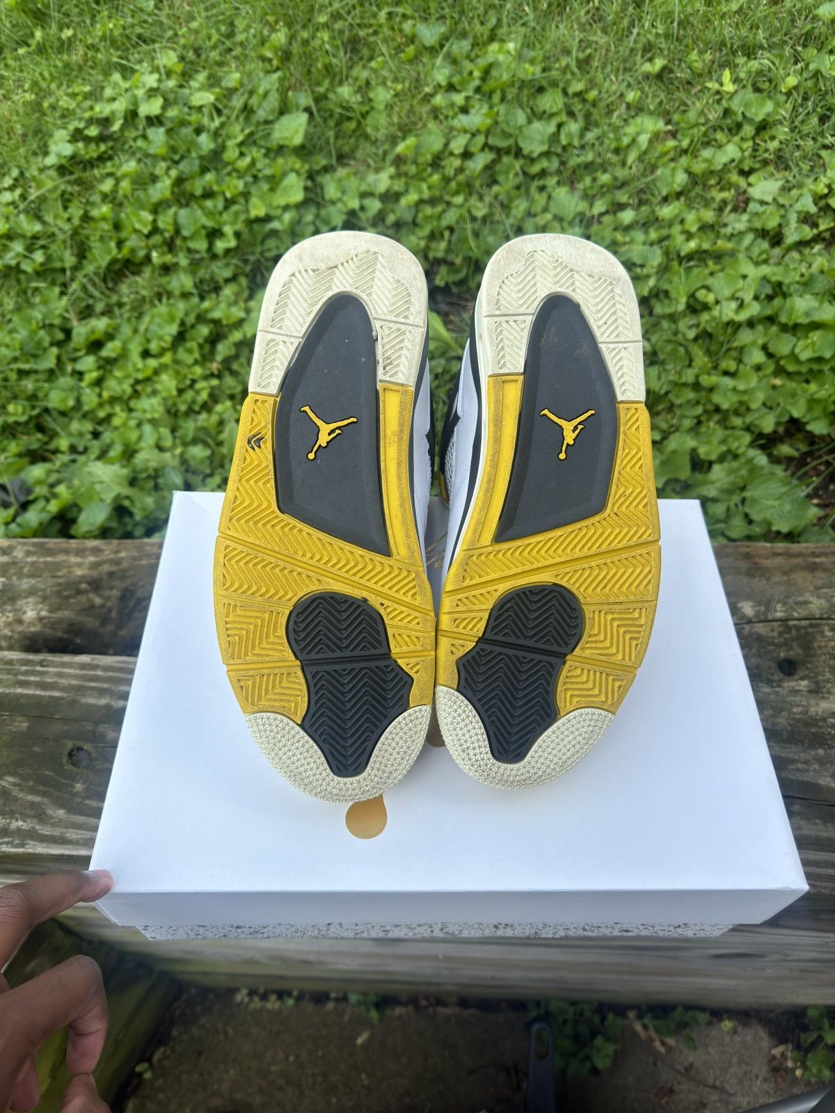 Jordan Brand Air Jordan 4 Retro Vivid Sulfur Size US 10.5 / EU 43-44 - 8 Thumbnail