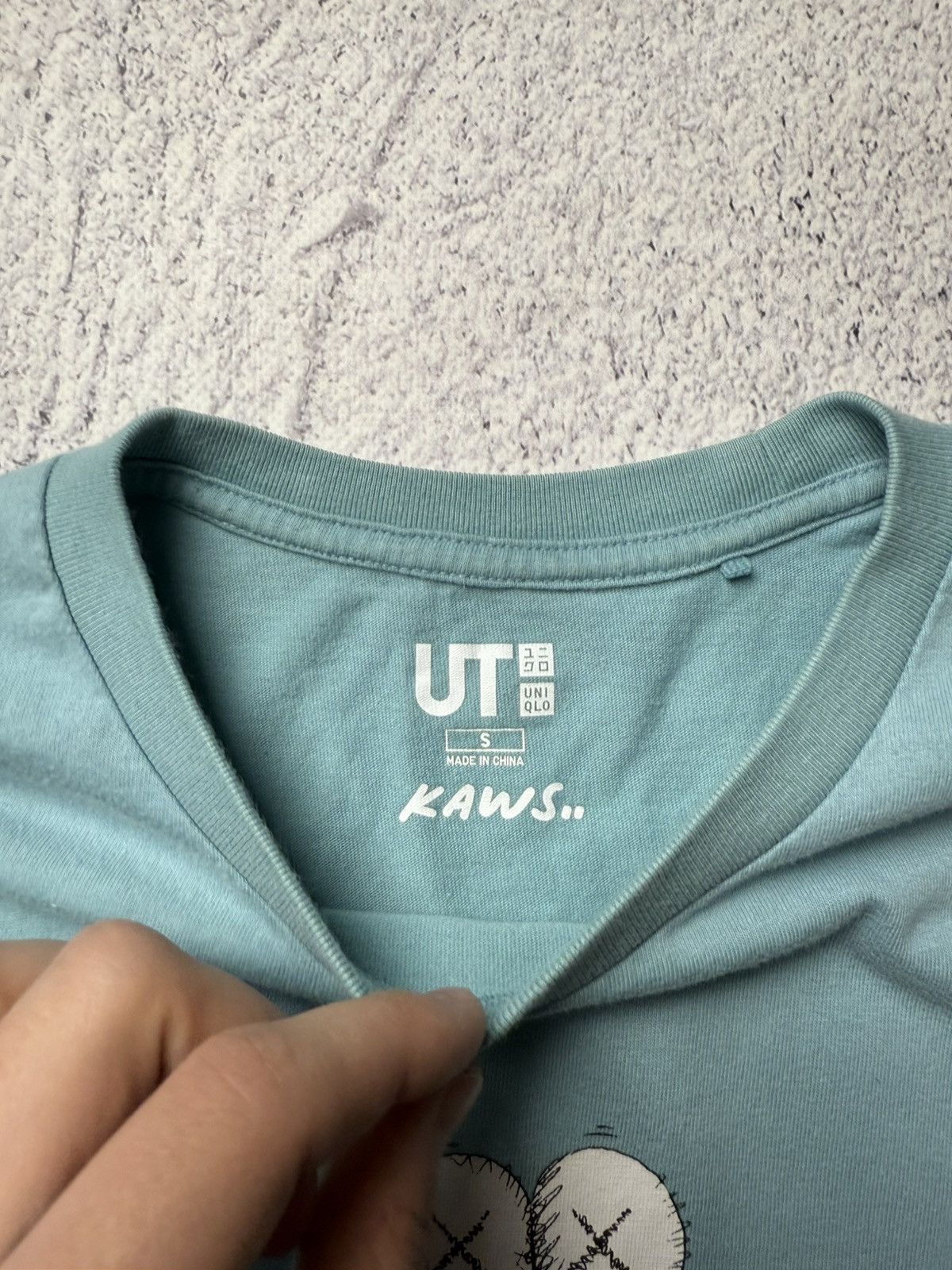 Japanese Brand Vintage Uniqlo x kaws T-shirt USA Size US S / EU 44-46 / 1 - 13 Thumbnail