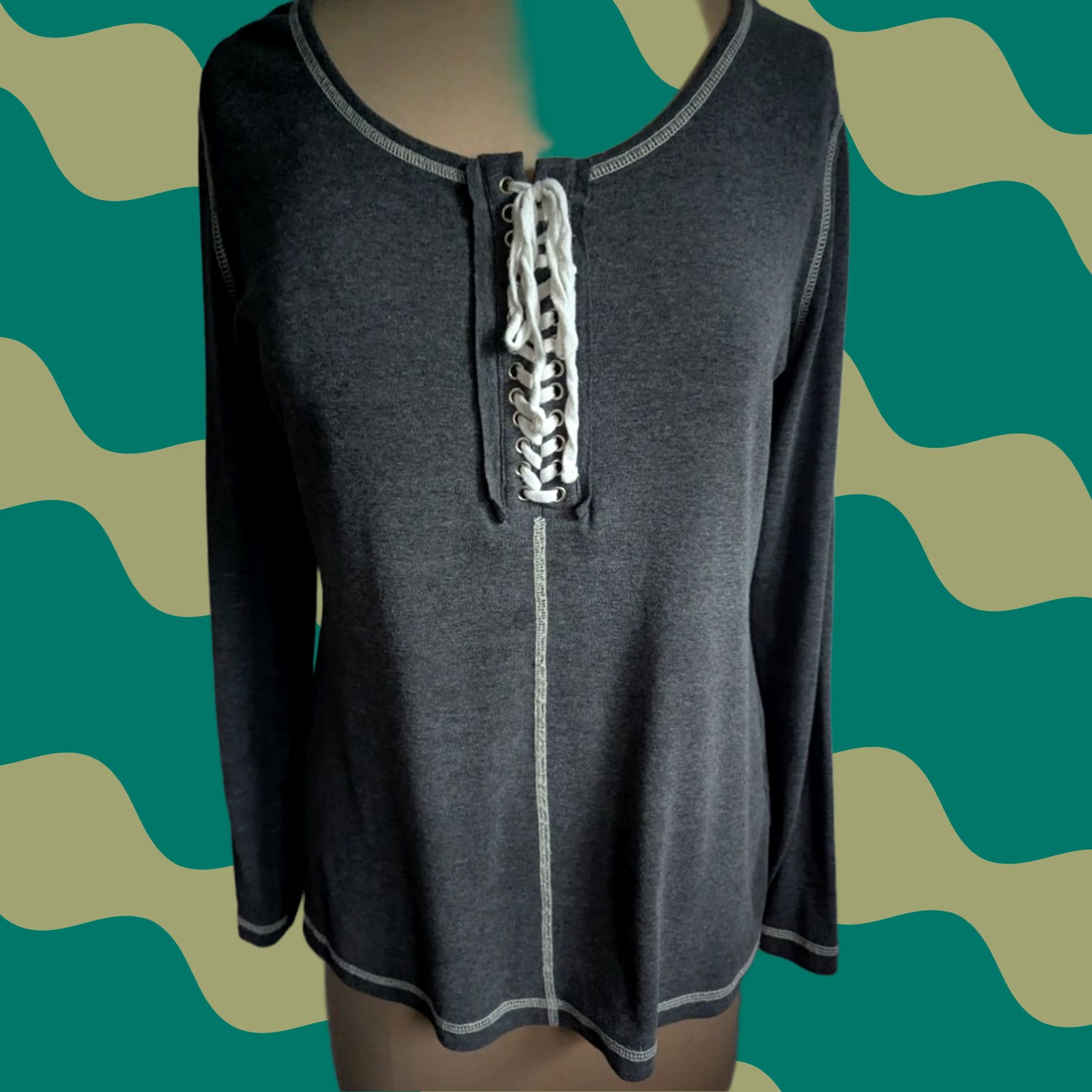 Venus VINTAGE Venus Gray Lace Up Grommet Long Sleeve Top Contrast Stitch Womens M Minimalist Size M / US 6-8 / IT 42-44 - 1 Thumbnail
