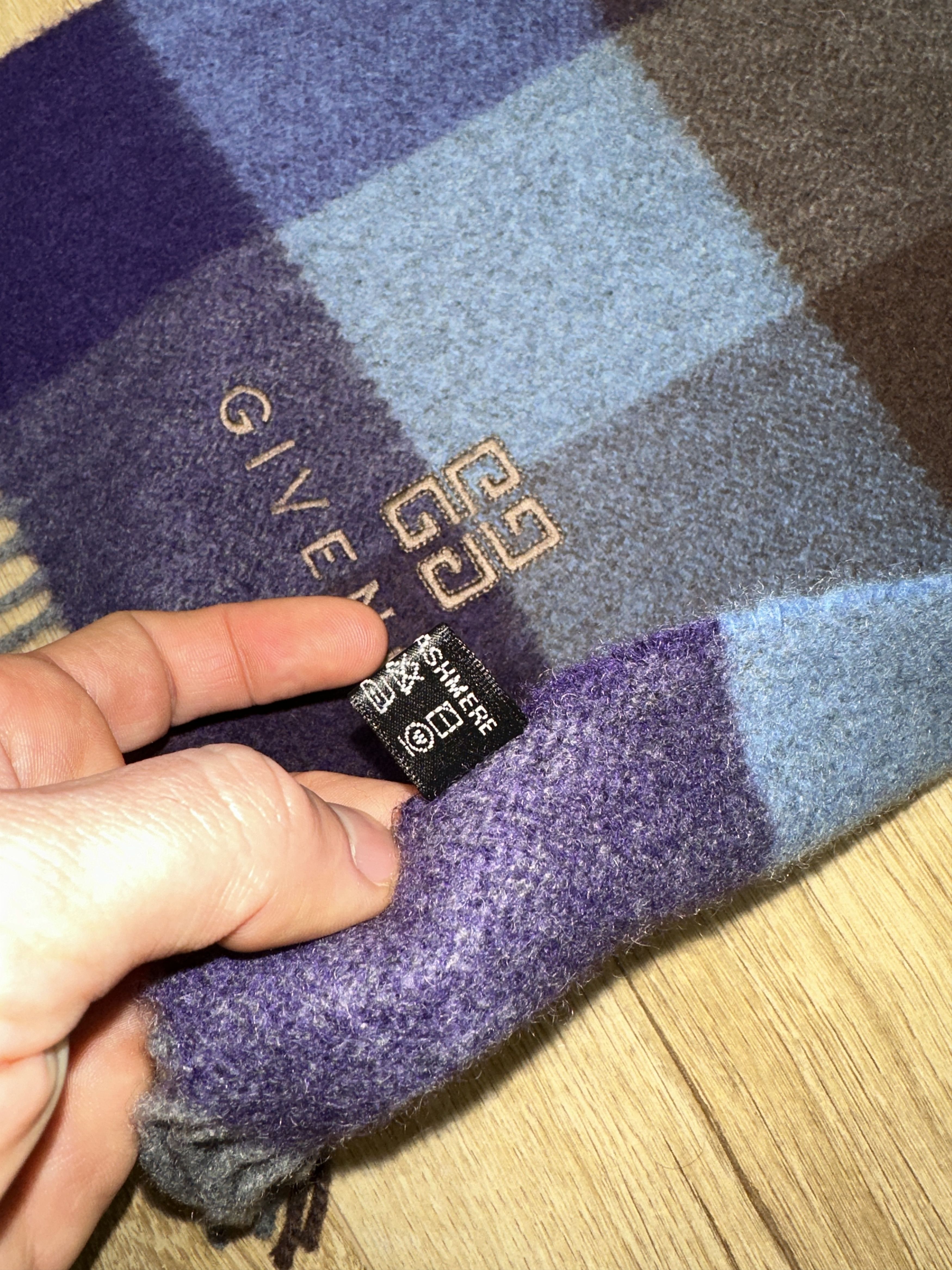 Givenchy Givenchy 100% Cashmere Check 4G Logo Scarf 180x30cm Size ONE SIZE - 7 Thumbnail