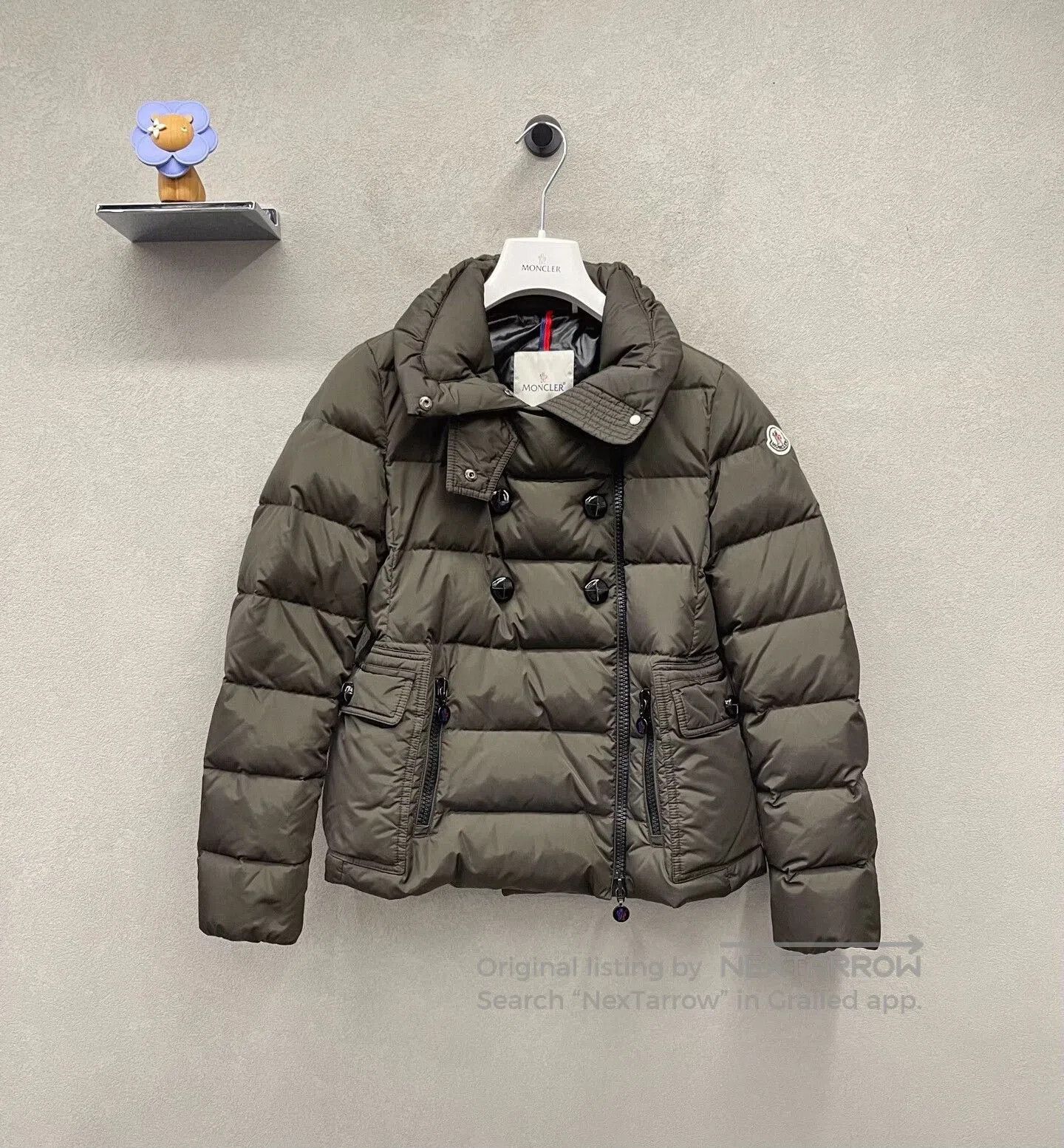 Moncler moncler olive short puffer jacket size 1. Size US S / EU 44-46 / 1 - 1 Thumbnail