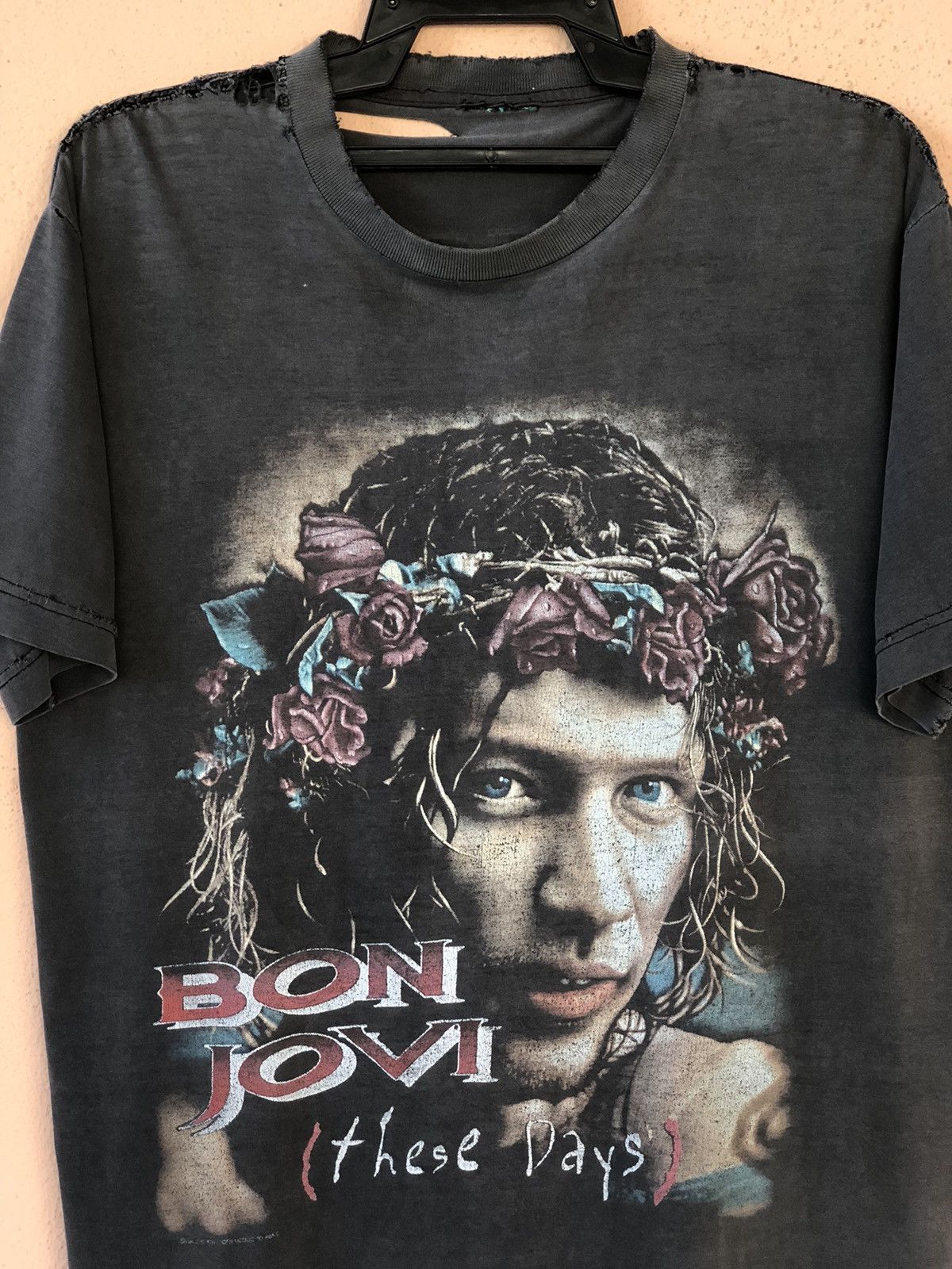 Band Tees × Vintage Thrashed 📍Vintage 90s BON JOVI Bootleg Tee Size US L / EU 52-54 / 3 - 3 Thumbnail