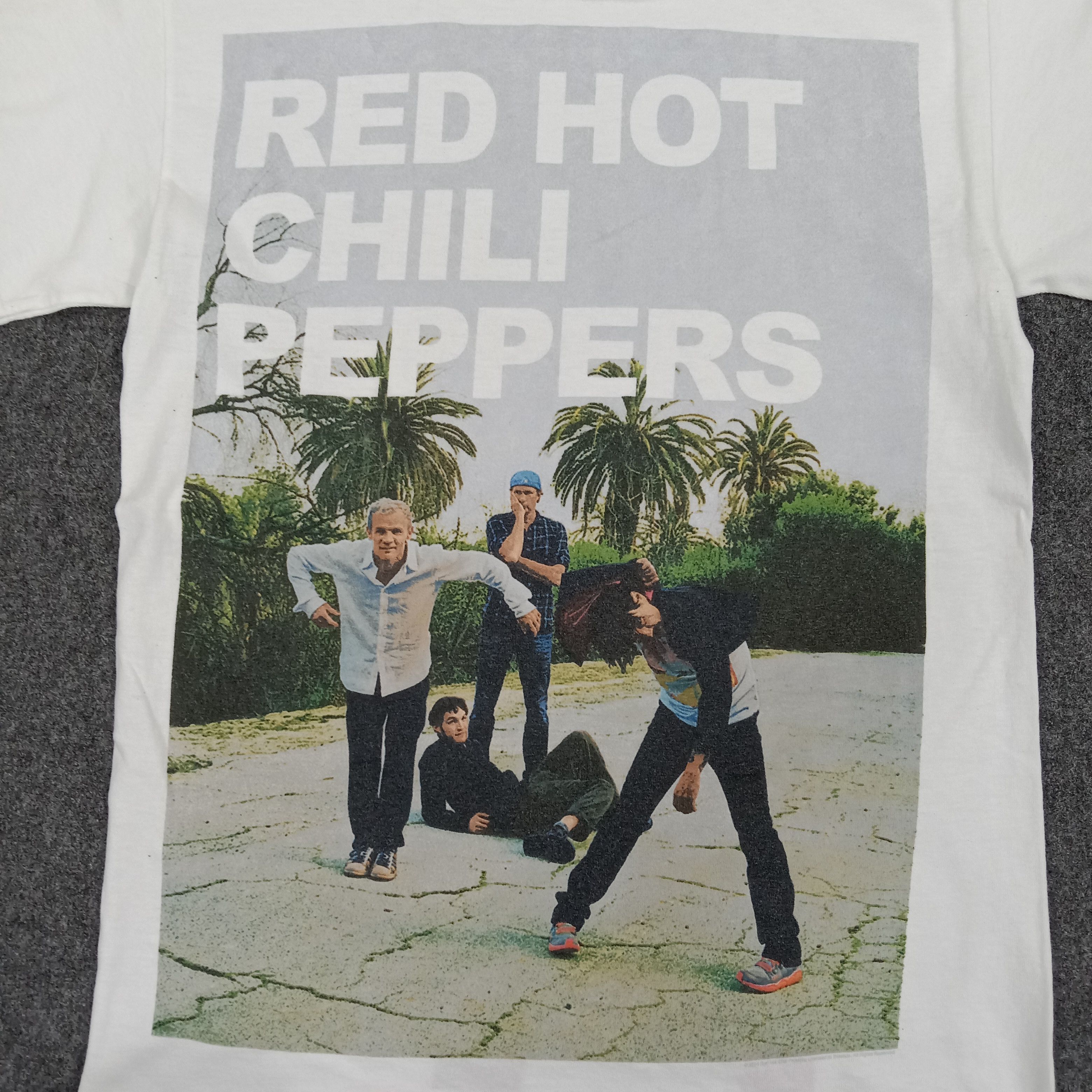 Band Tees × Vintage Red Hot Chili Peppers American Rock Band Tshirt Size US S / EU 44-46 / 1 - 2 Thumbnail