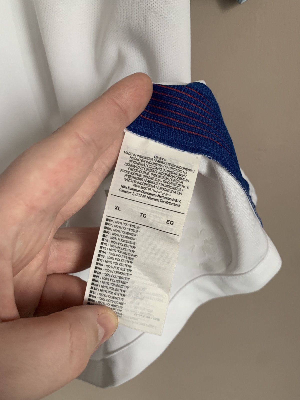 Nike England 2016 2018 home Nike soccer football shirt jersey XL Size US XL / EU 56 / 4 - 9 Thumbnail