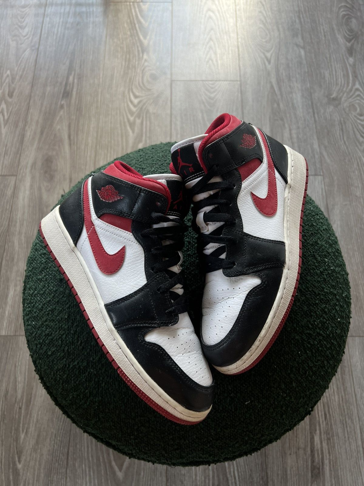 Nike Nike Air Jordan 1 Retro White Gym Mid GS Black/Red Y2K 7 Size US 7.5 / EU 40-41 - 5 Thumbnail