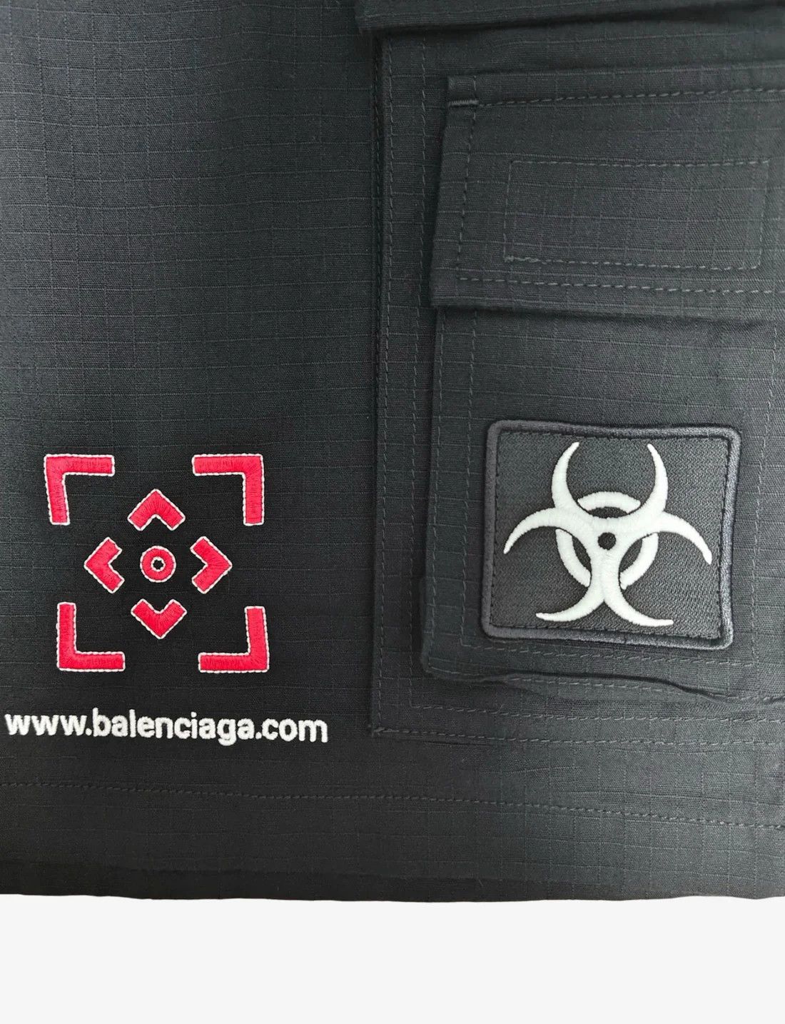 Balenciaga o1in1g0425 Gamer Shorts in Black Size US 34 / EU 50 - 4 Thumbnail