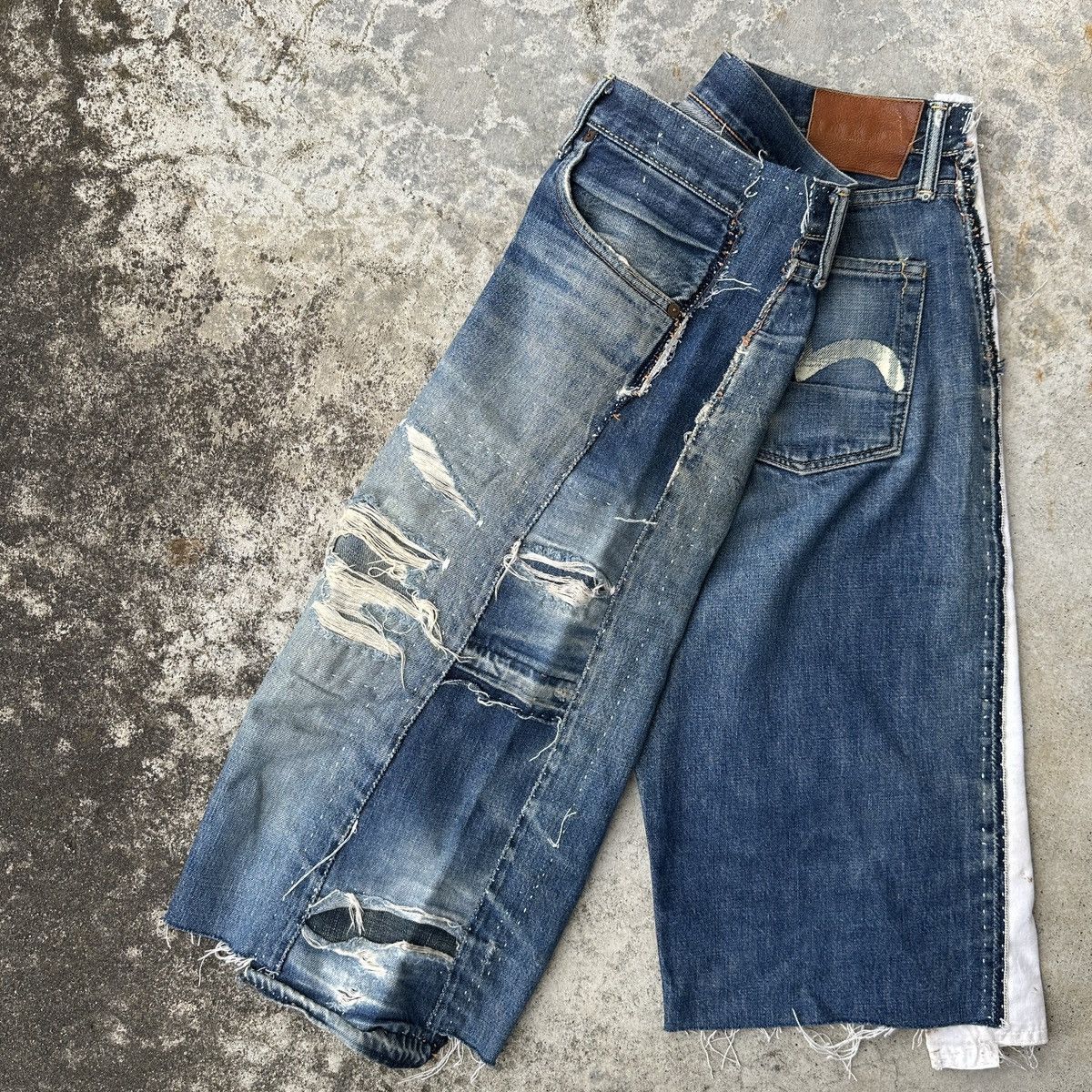 Evisu Thrashed No 2 selvedge Denim seagulls Daicock jort capris Size US 36 / EU 52 - 3 Thumbnail