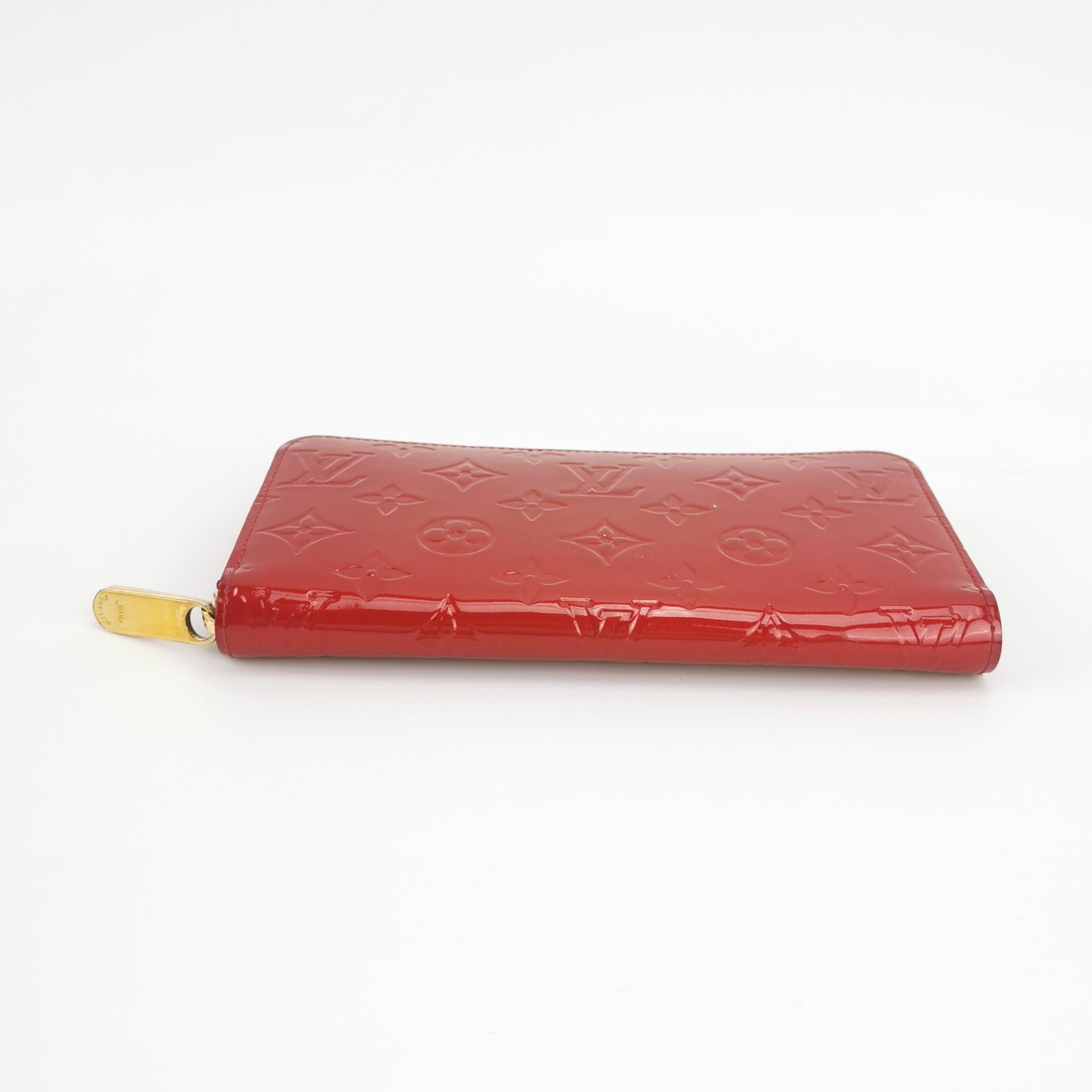 Louis Vuitton Louis Vuitton (LV) Zippy patent leather embossed monogram z Size ONE SIZE - 2 Thumbnail