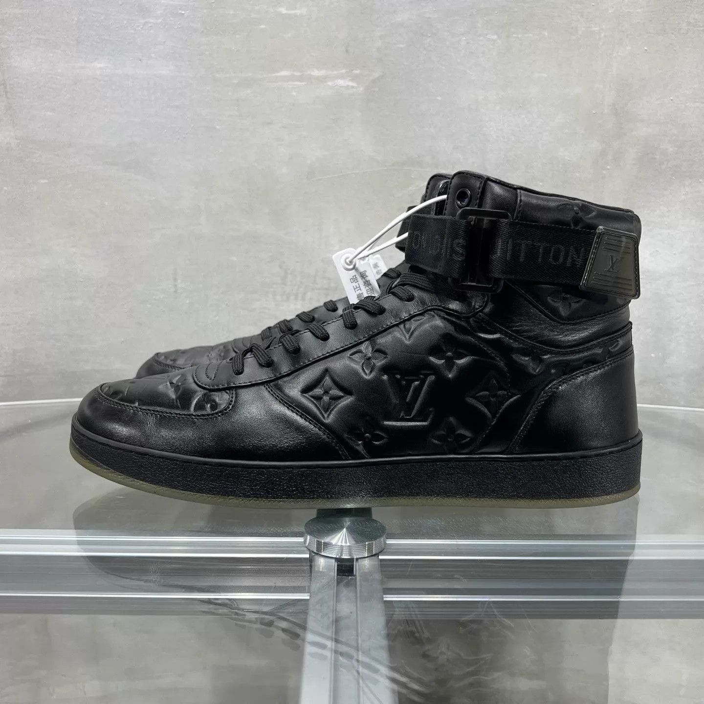 Louis Vuitton LV High-Top Embossed Monogram Sneaker Black UK9/43 Size US 10 / EU 43 - 3 Thumbnail