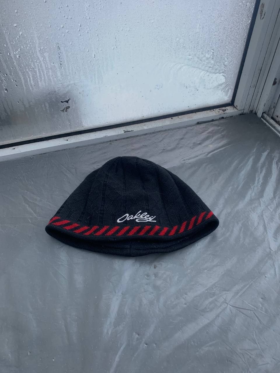 Oakley Vintage Oakley Beanie Hat Outdoor Streetwear Size ONE SIZE - 1 Thumbnail