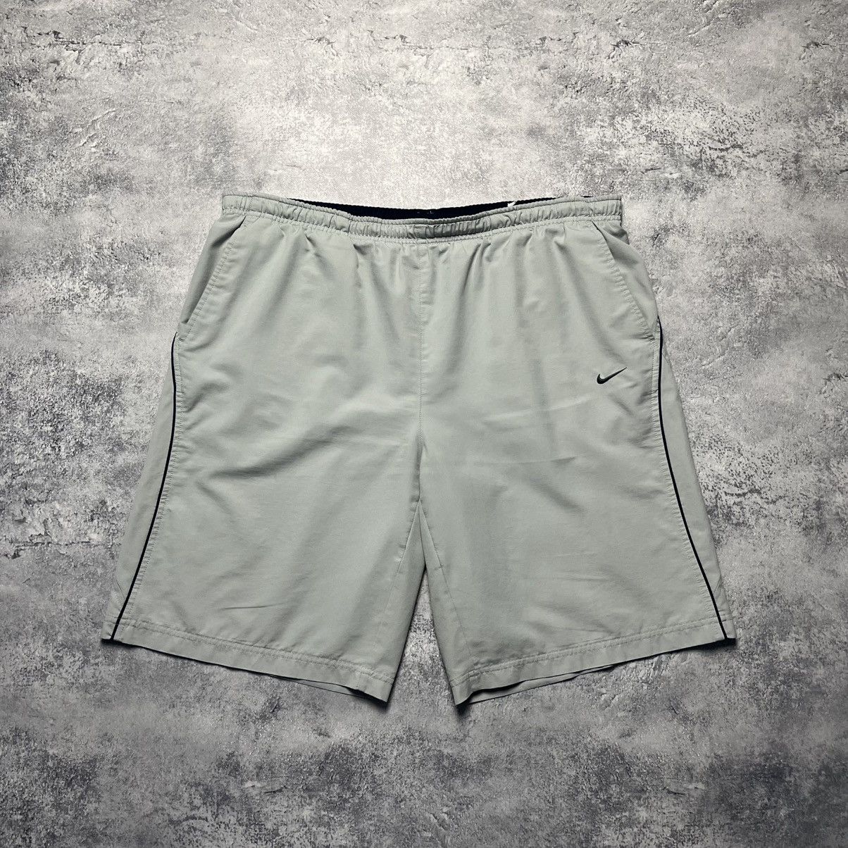 Nike Vintage 90s Nike Swoosh Nylon Shorts Small Logo Streetwear Size US 34 / EU 50 - 1 Thumbnail