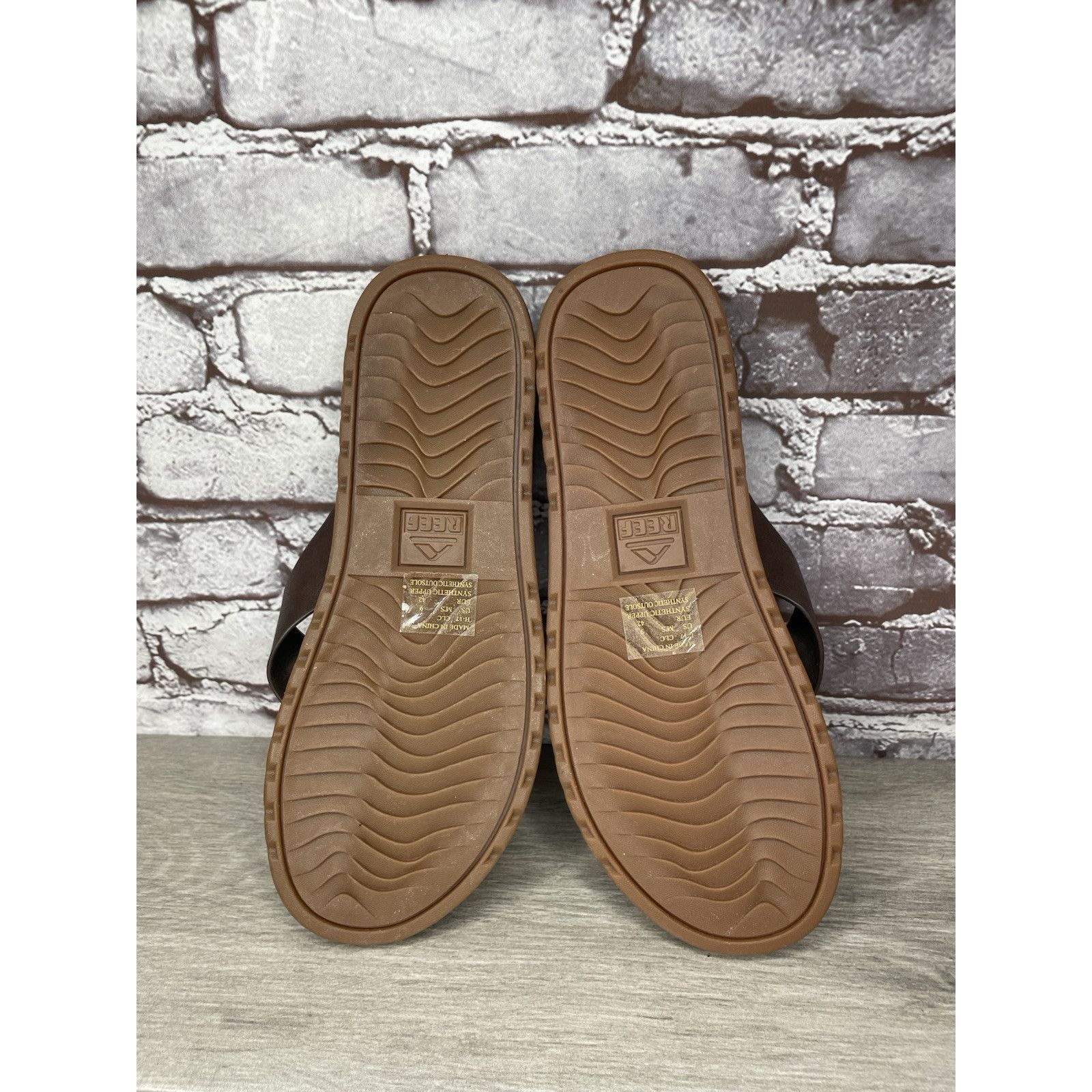 REEF Reef Brown Leather Casual Beach Flip Flops Thong Sandals Men Size US 9 / EU 42 - 15 Thumbnail