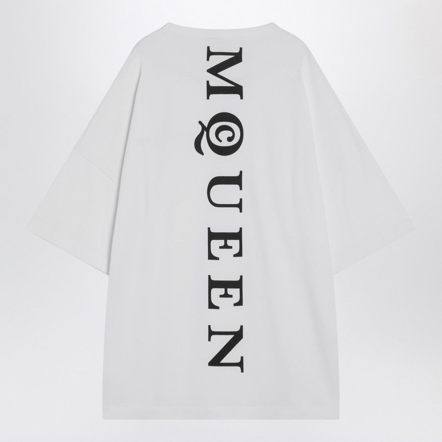 Alexander McQueen o1d2blof0126 Oversized Logo T-Shirt in White Size US L / EU 52-54 / 3 - 1 Thumbnail