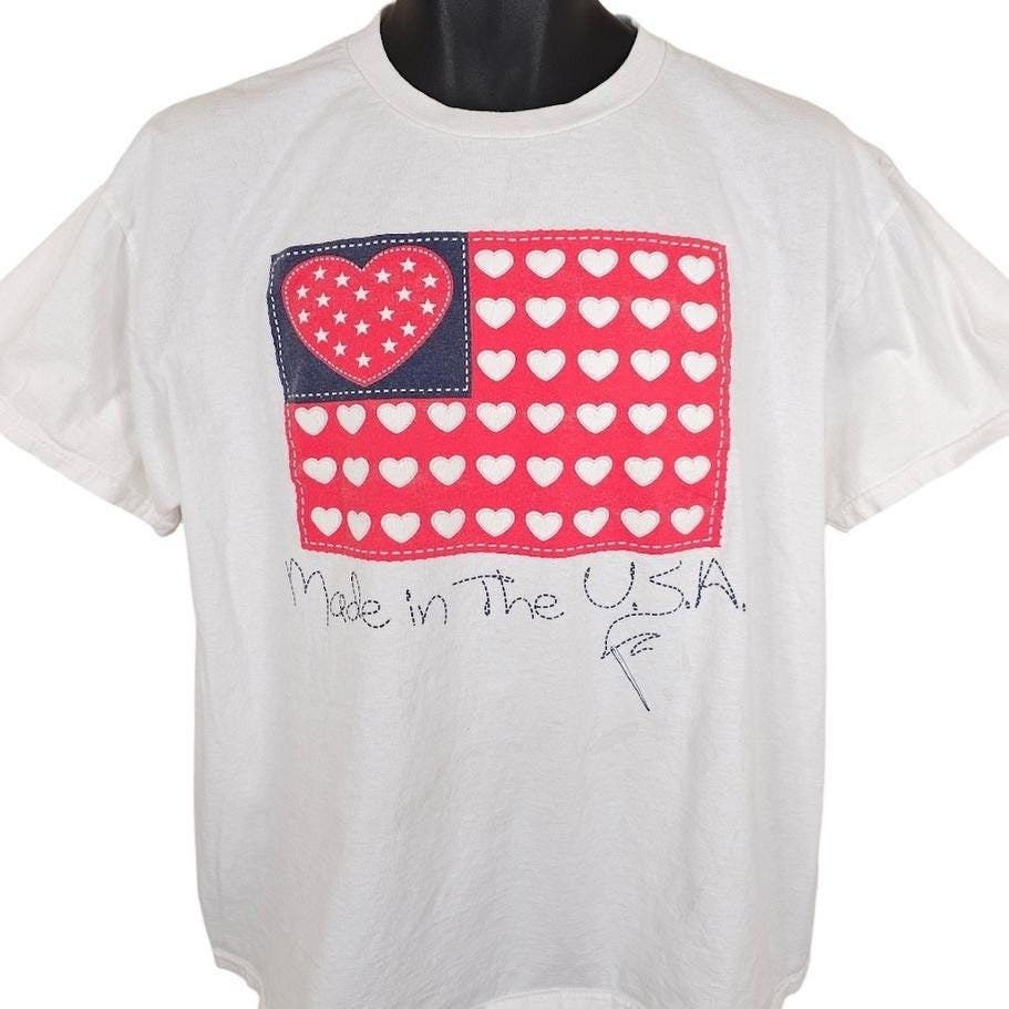 Vintage Vintage American Flag Hearts T Shirt Mens Size Large White Size US L / EU 52-54 / 3 - 1 Thumbnail