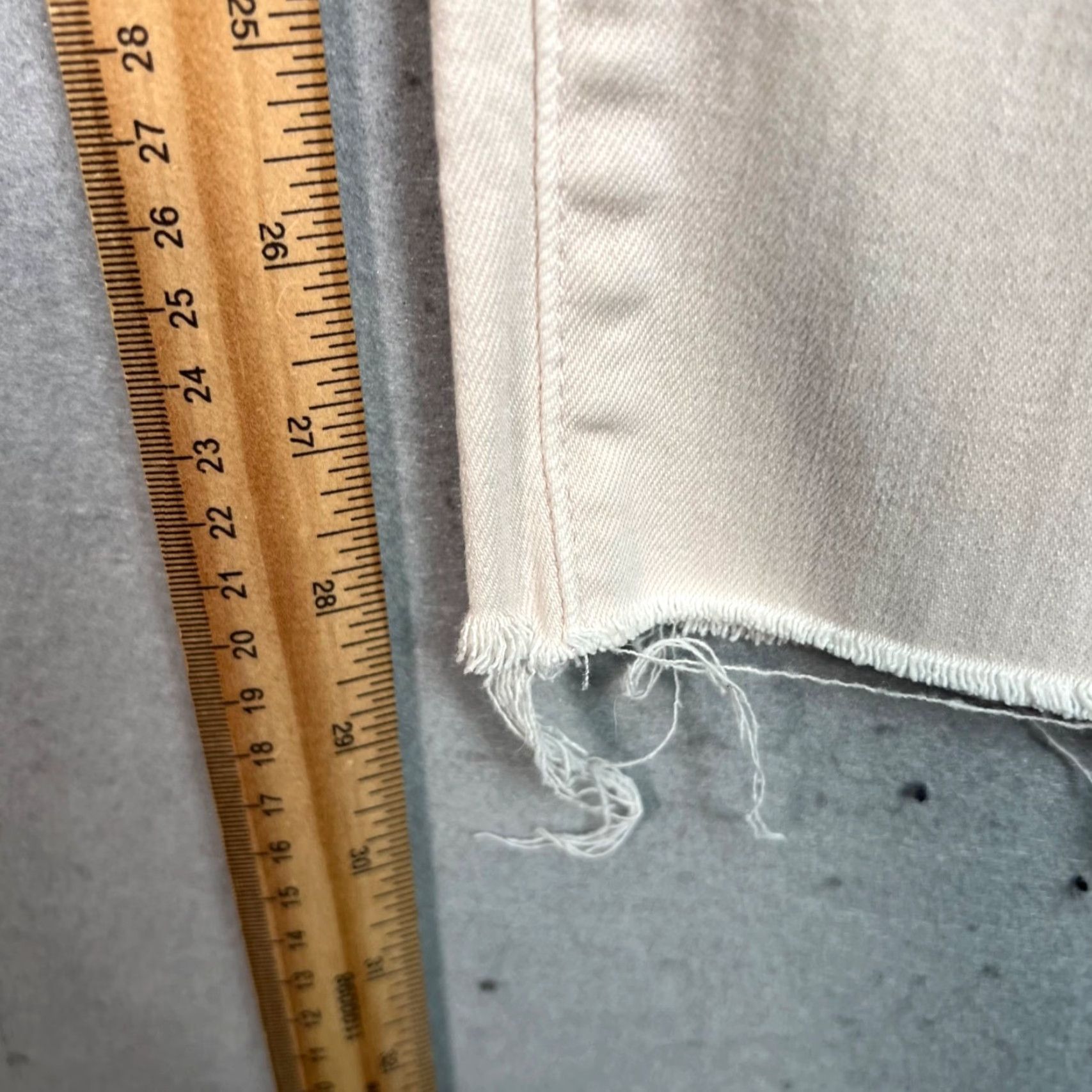 Vintage AG Adriano Goldschmied Beige Distressed Skinny Jeans 28R Cotton Blend Denim Jeans Women Distressed Beige 28R AG Adriano Goldschmied Womens Jeans 90s? Size 28" / US 6 / IT 42 - 7 Thumbnail