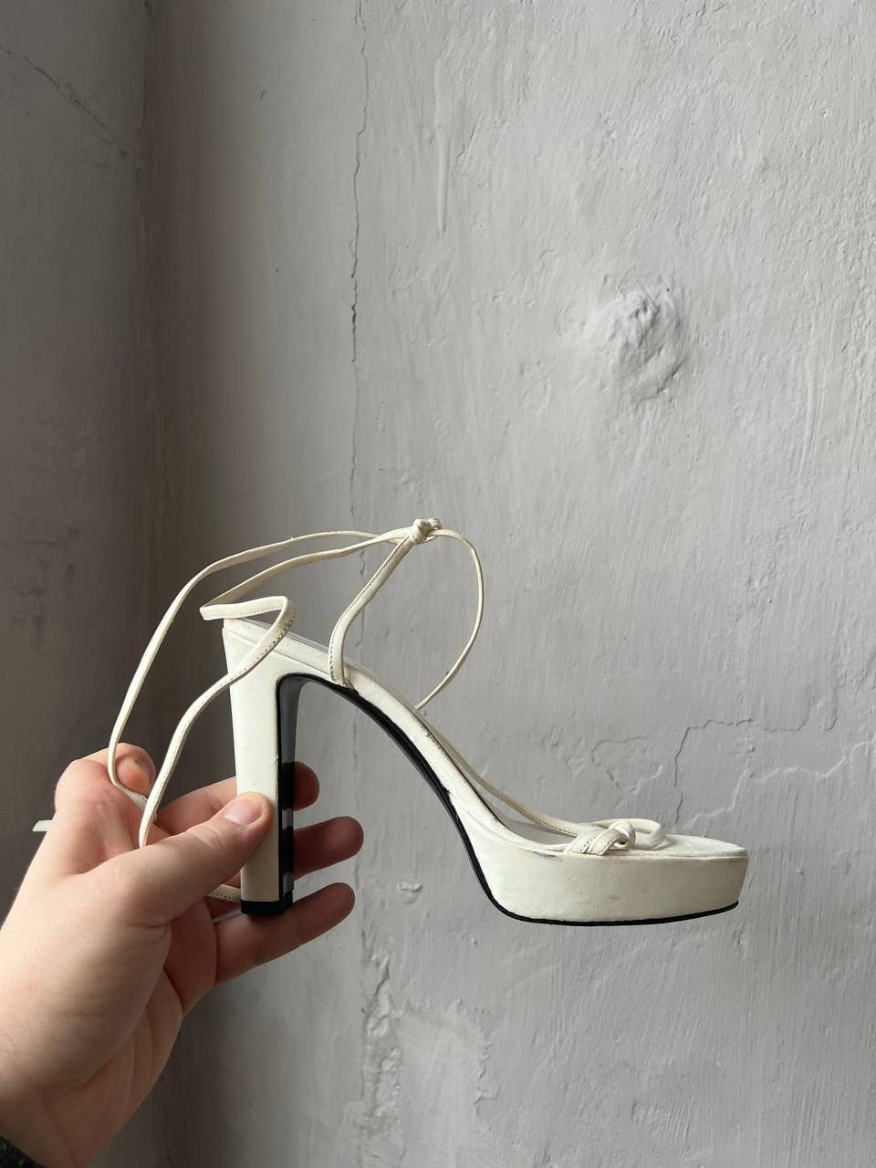 Gucci GUCCI CAGE WOVEN SANDALS LEATHER HEELS WHITE SIZE 36 Size US 6 / IT 36 - 2 Thumbnail