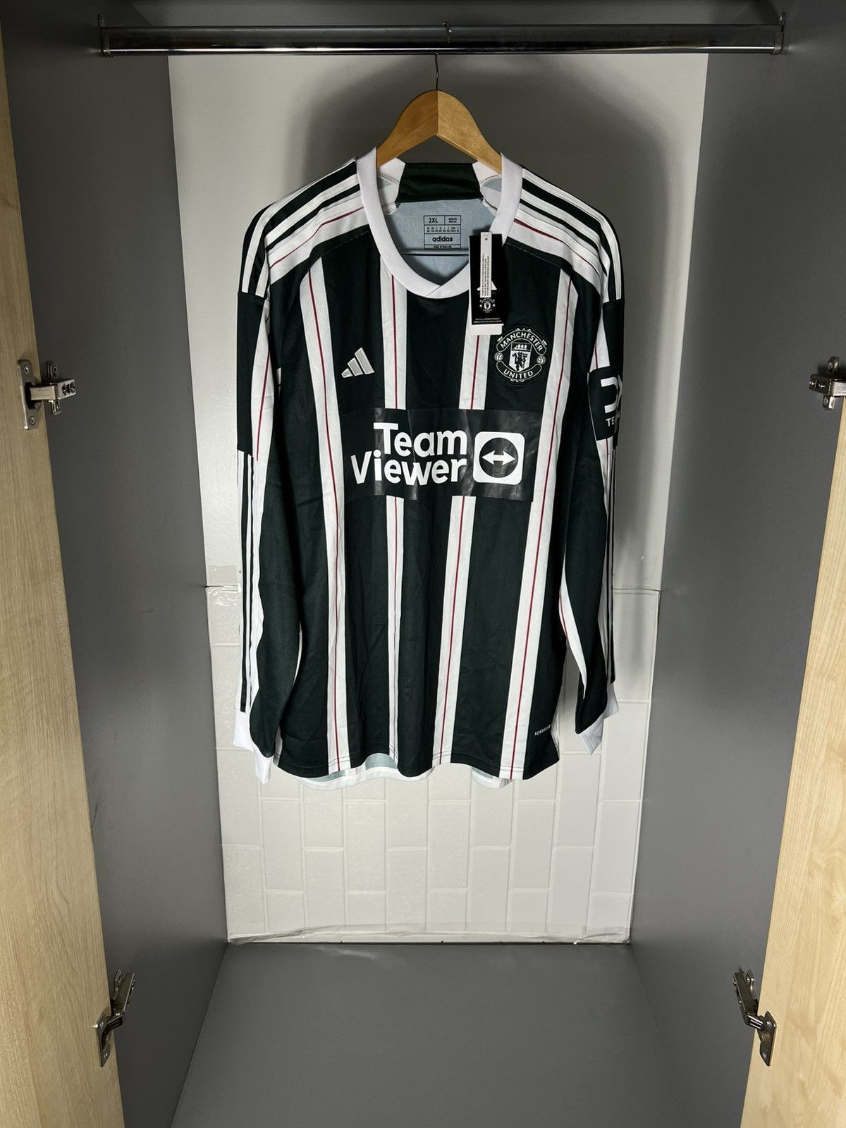 Vintage VERY RARE ADIDAS FC MANCHESTER UNITED ENGLAND SOCCER JERSEY Size US XXL / EU 58 / 5 - 8 Thumbnail