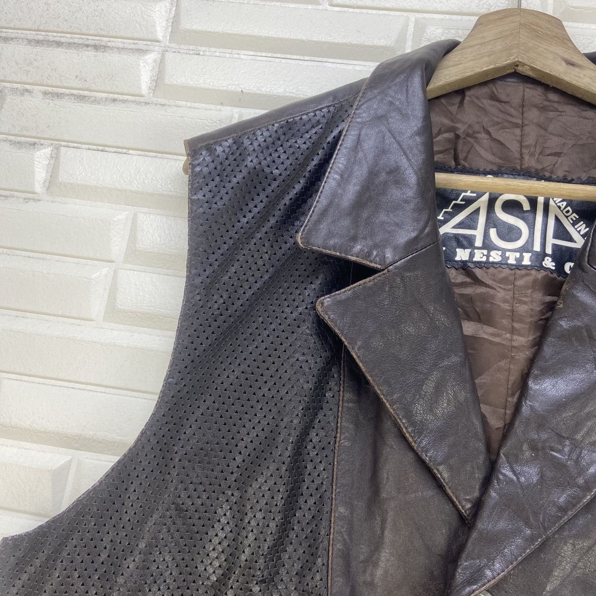 Genuine Leather × Vintage Vintage Asia by Nesti & Co Leather Vests Size US S / EU 44-46 / 1 - 9 Thumbnail