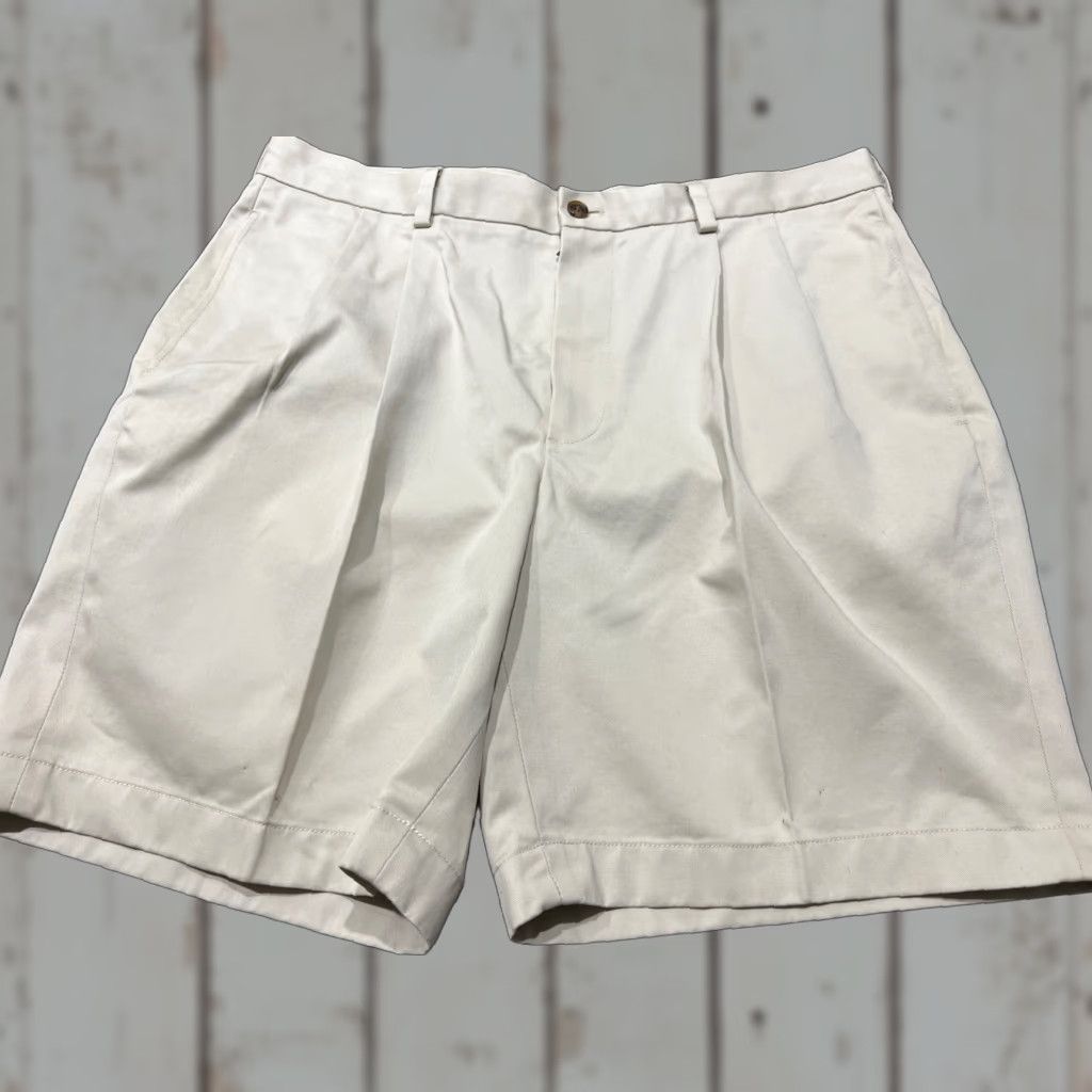 Brooks Brothers VINTAGE Brooks Brothers Chino Short Men 36 Beige Pleated Twill 2-Front Classic Preppy Average fit Casual/Business-Preppy Mens Shorts Size US 36 / EU 52 - 1 Thumbnail